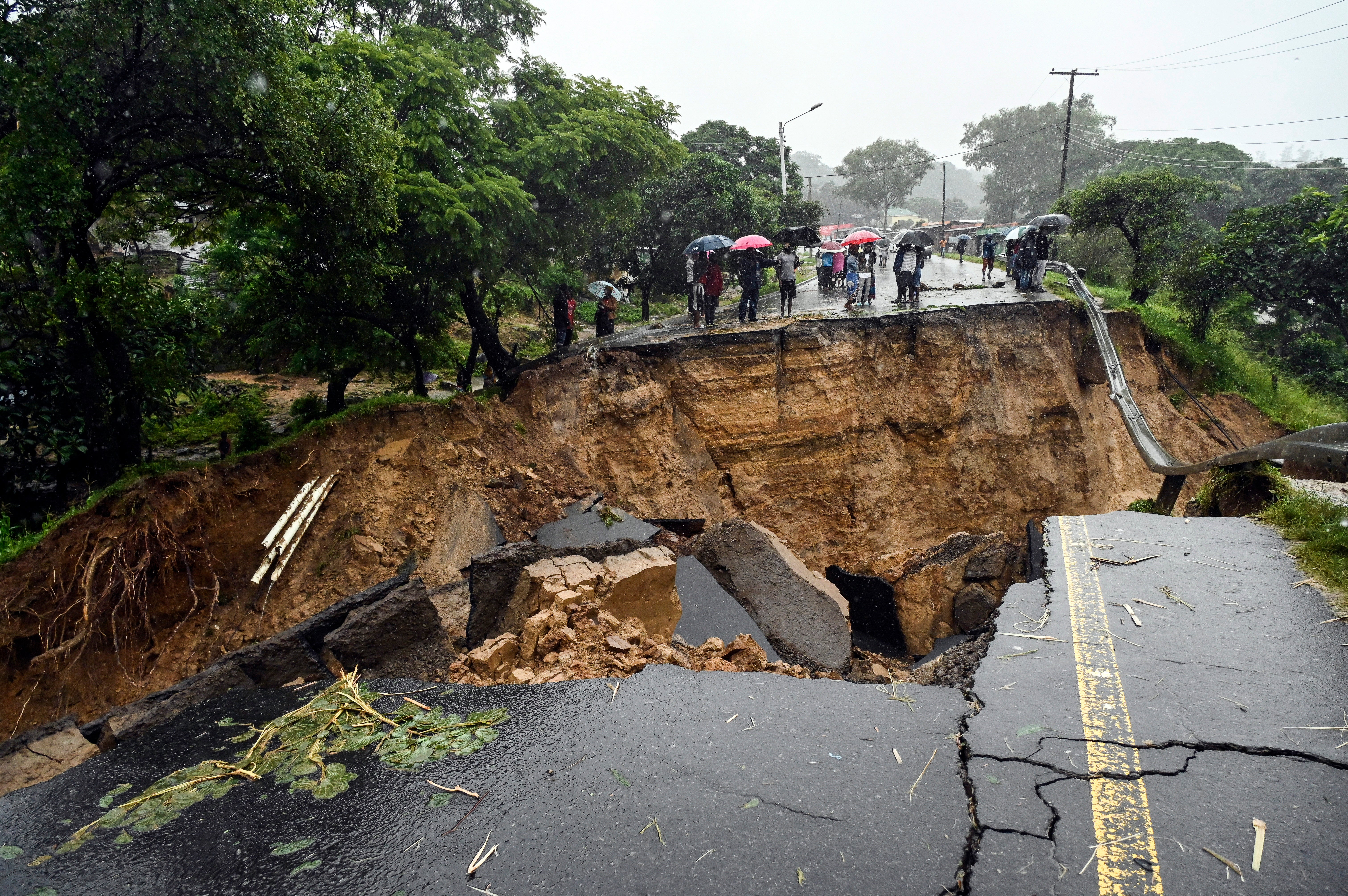 A road connecting the two cities of Blantyre and Lilongwe is following heavy rains caused by Tropical Cyclone Freddy in Malawi