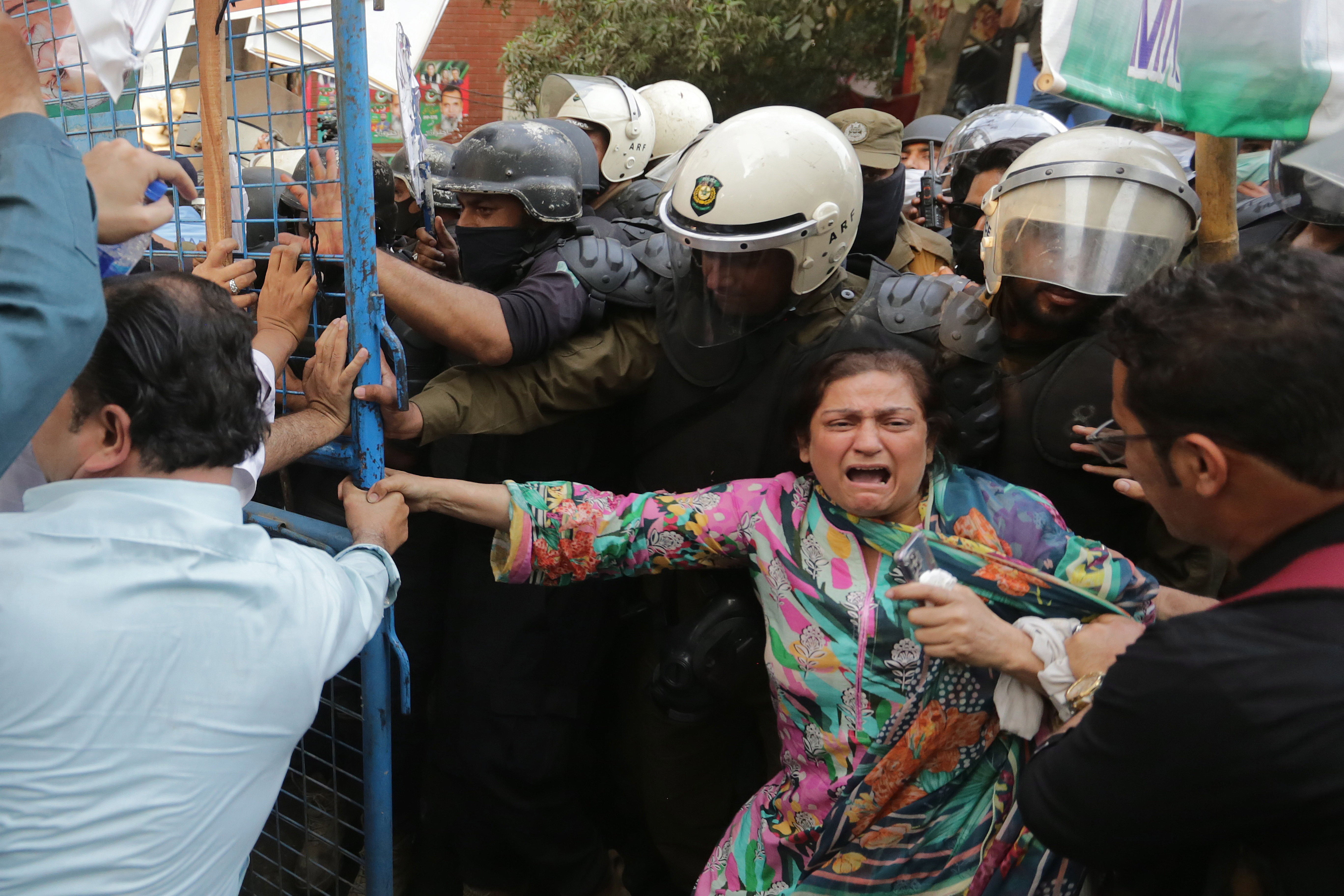 Supporters of Imran Khan clash with police