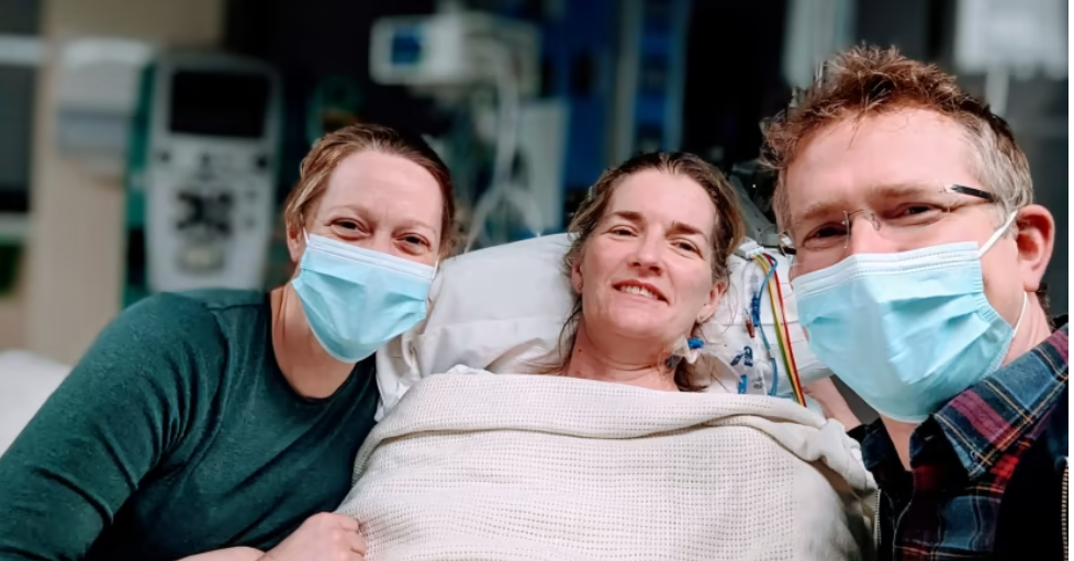 Siblings Jac (Left) and Jeremy (right) with Julianna