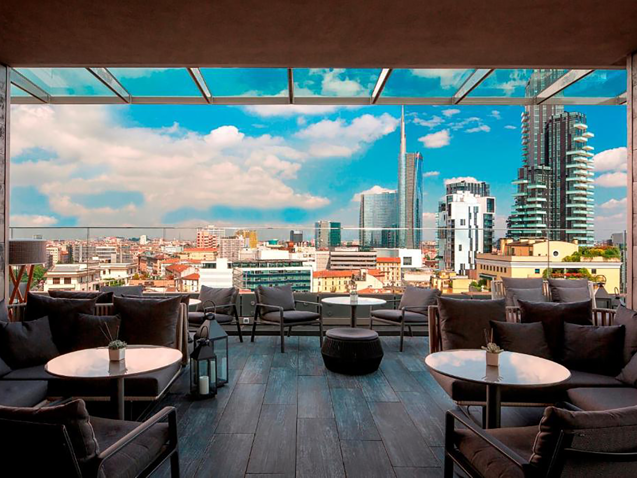 This hotel is home to one of the most glamorous rooftop bars in Milan