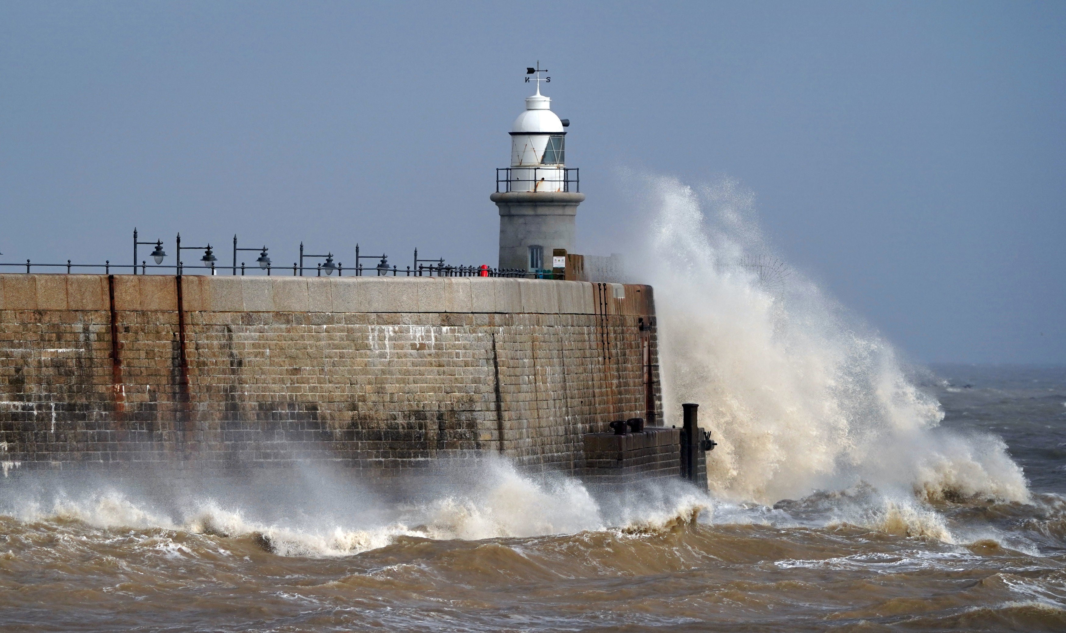 UK weather: Cyclone conditions set to hit Britain with heavy rain and gales