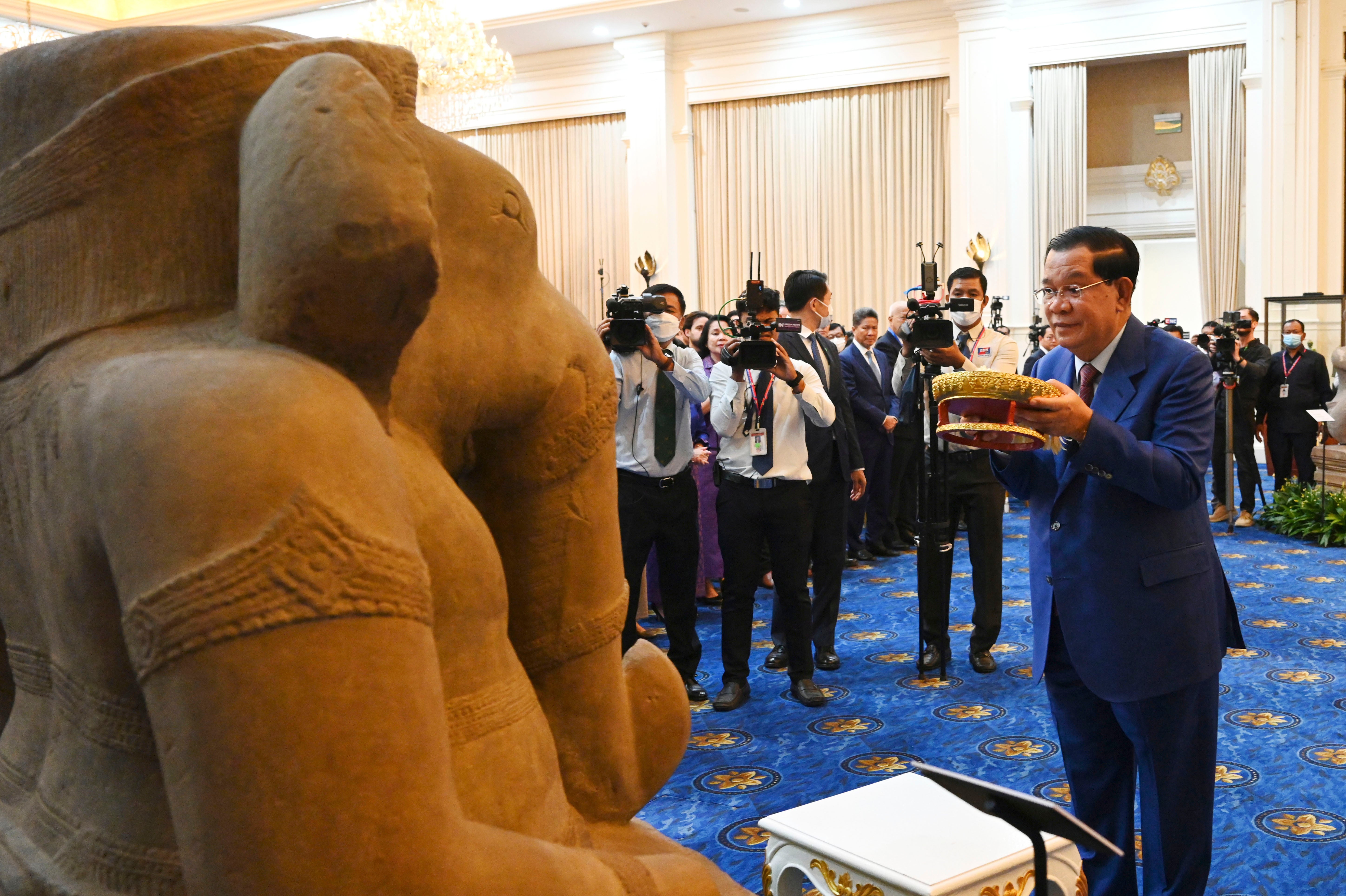 Cambodia Artifacts Returned