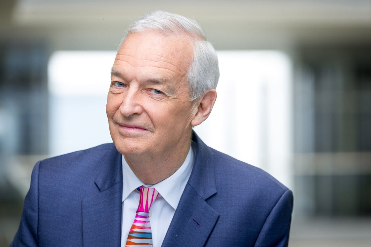 Jon Snow leads dementia campaign demanding faster diagnosis as half wait more than six months
