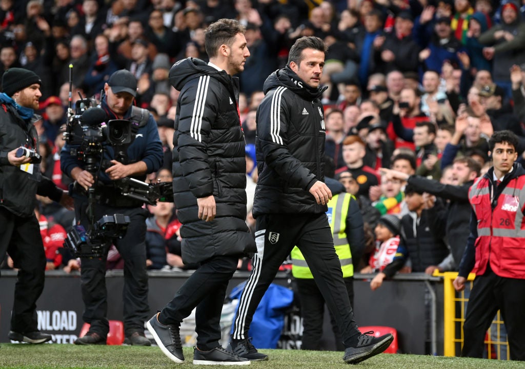 Marco Silva leaves the pitch after his red card