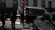 NYPD sets up barricades near Manhattan court ahead of possible Trump indictment