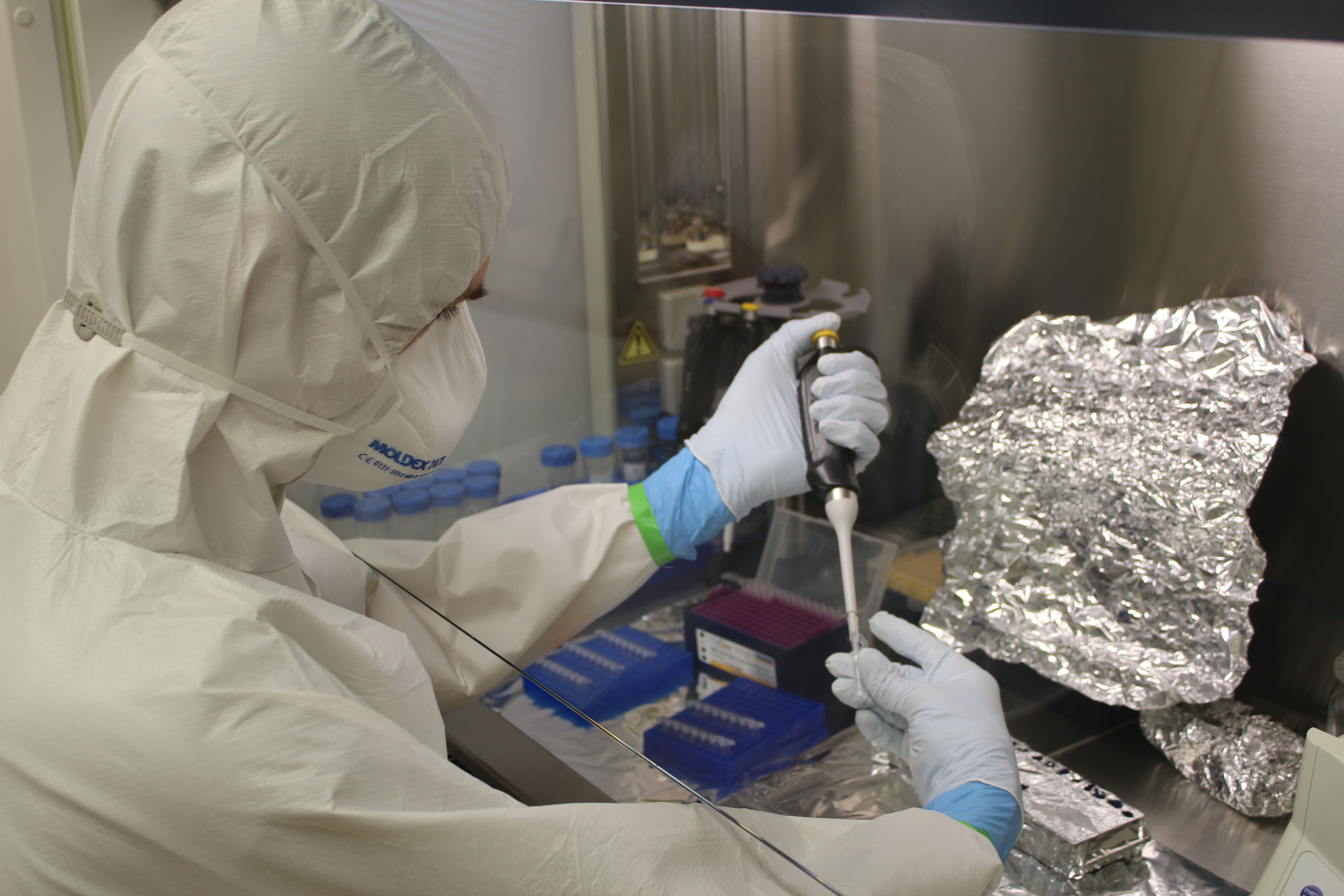 Labwork on the Moscheles Lock at the University of Tubingen, Germany (Susanna Sabin/ PA)