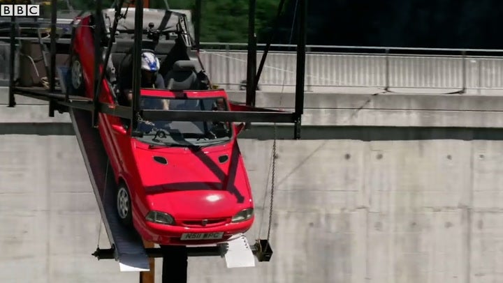 Freddie Flintoff ‘bungee jumps’ 540ft off dam in classic car in resurfaced Top Gear challenge