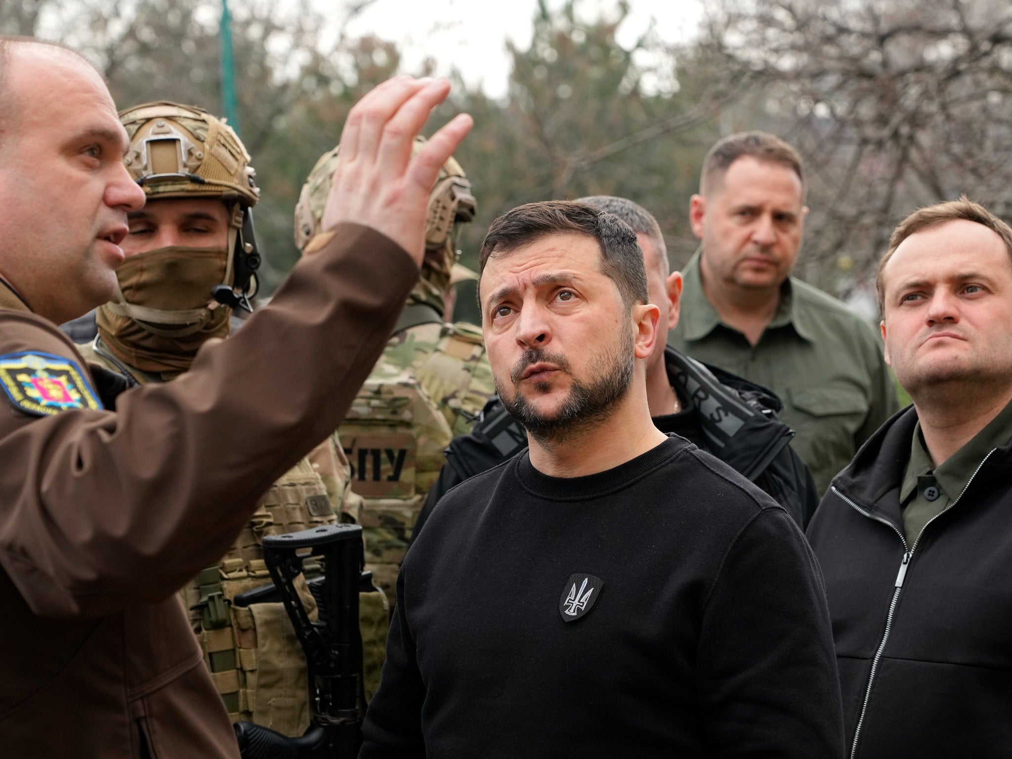 Volodymyr Zelensky, centre, in Zaporizhzhia