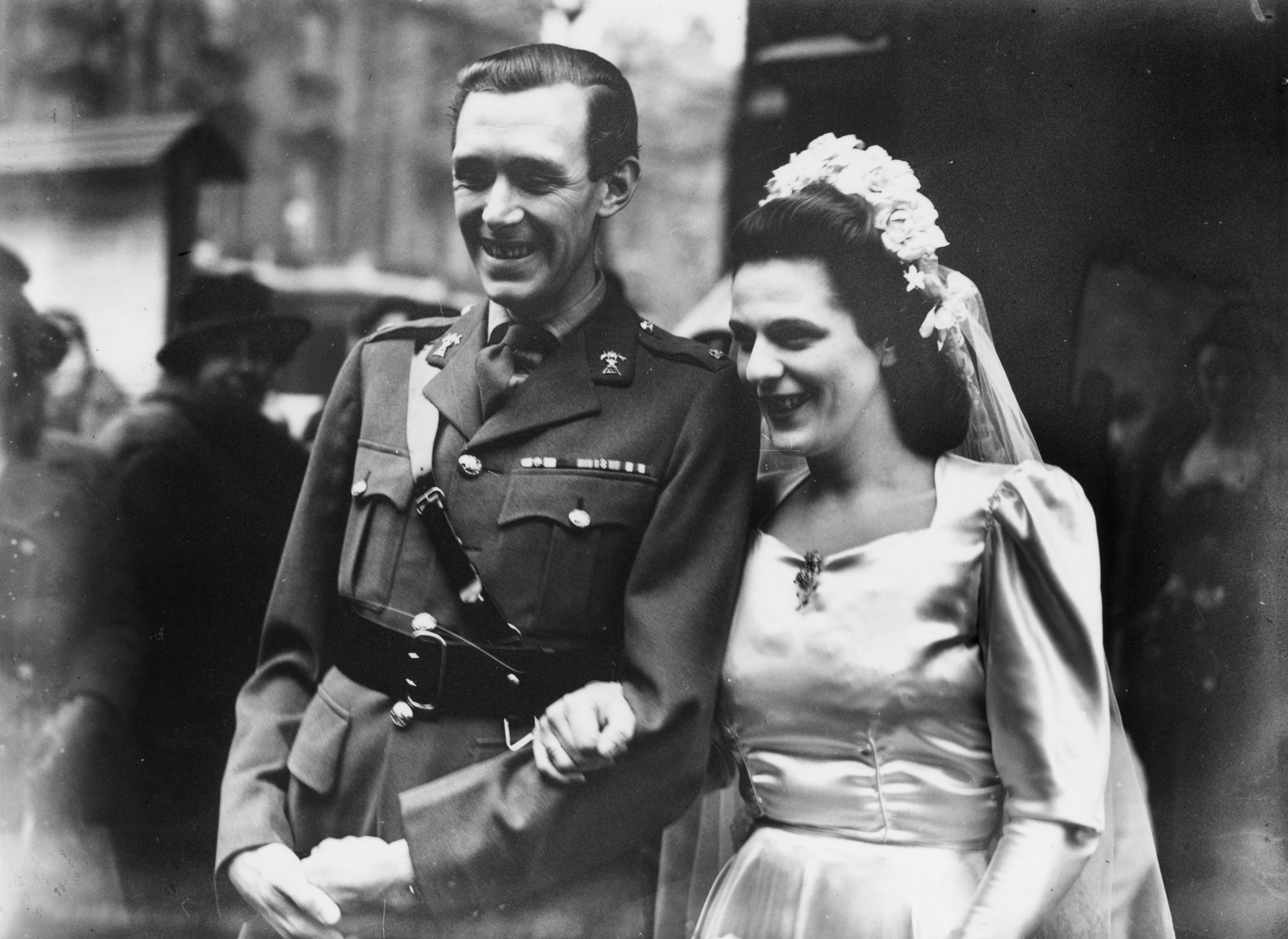 British army officer Major Bruce Shand (1917 - 2006) of the 12th Royal Lancers, marries Rosalind Cubitt, daughter of Roland Cubitt, 3rd Baron Ashcombe, at St Paul's Church in Knightsbridge, London, 2nd January 1946