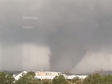 Tornado tears across Little Rock, Arkansas, prompting emergency warning