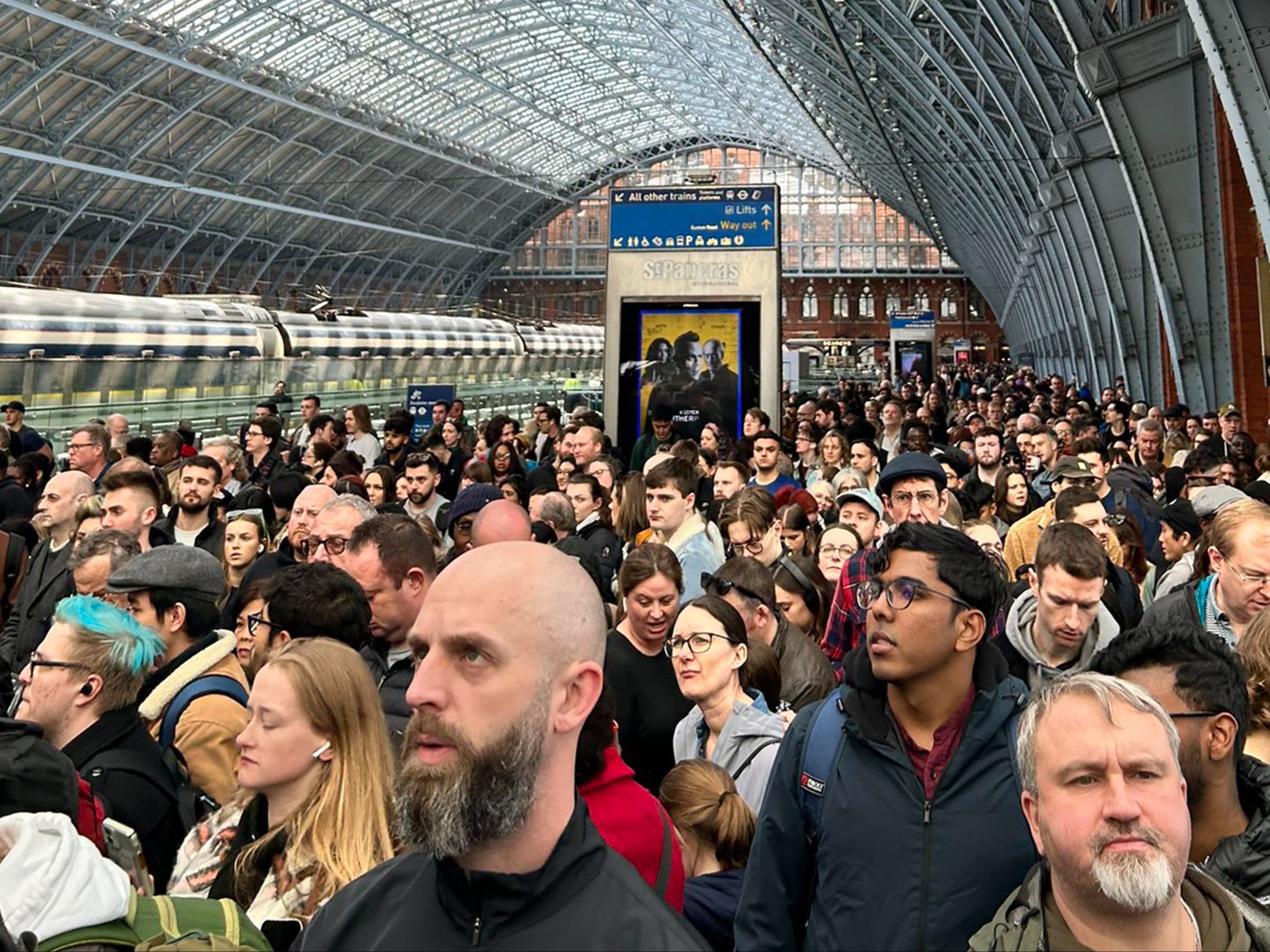 Thousands of passengers were stuck in ‘chaotic’ queues at London St Pancras