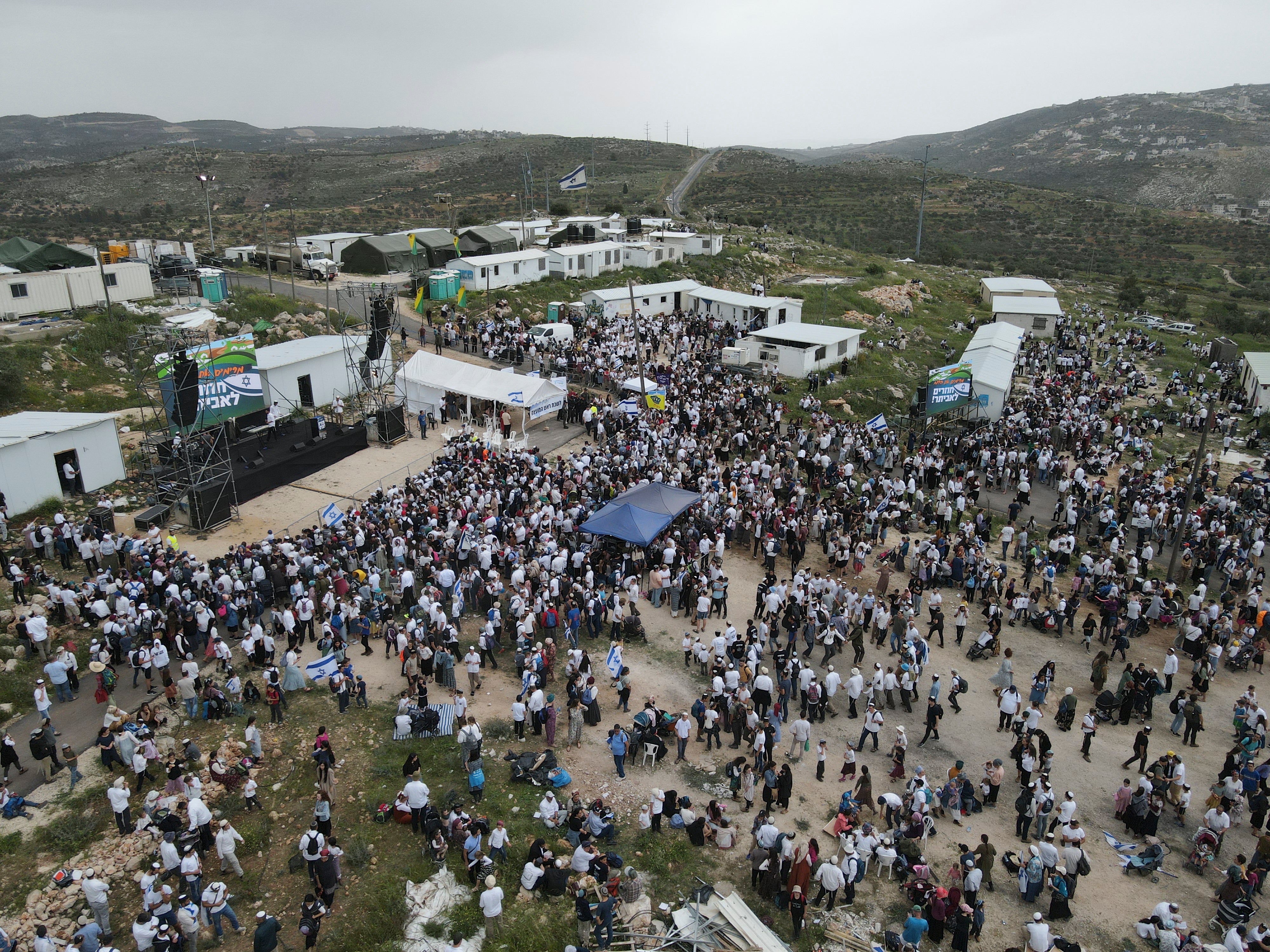 Thousands of hardline settlers gather in Eviatar on Monday