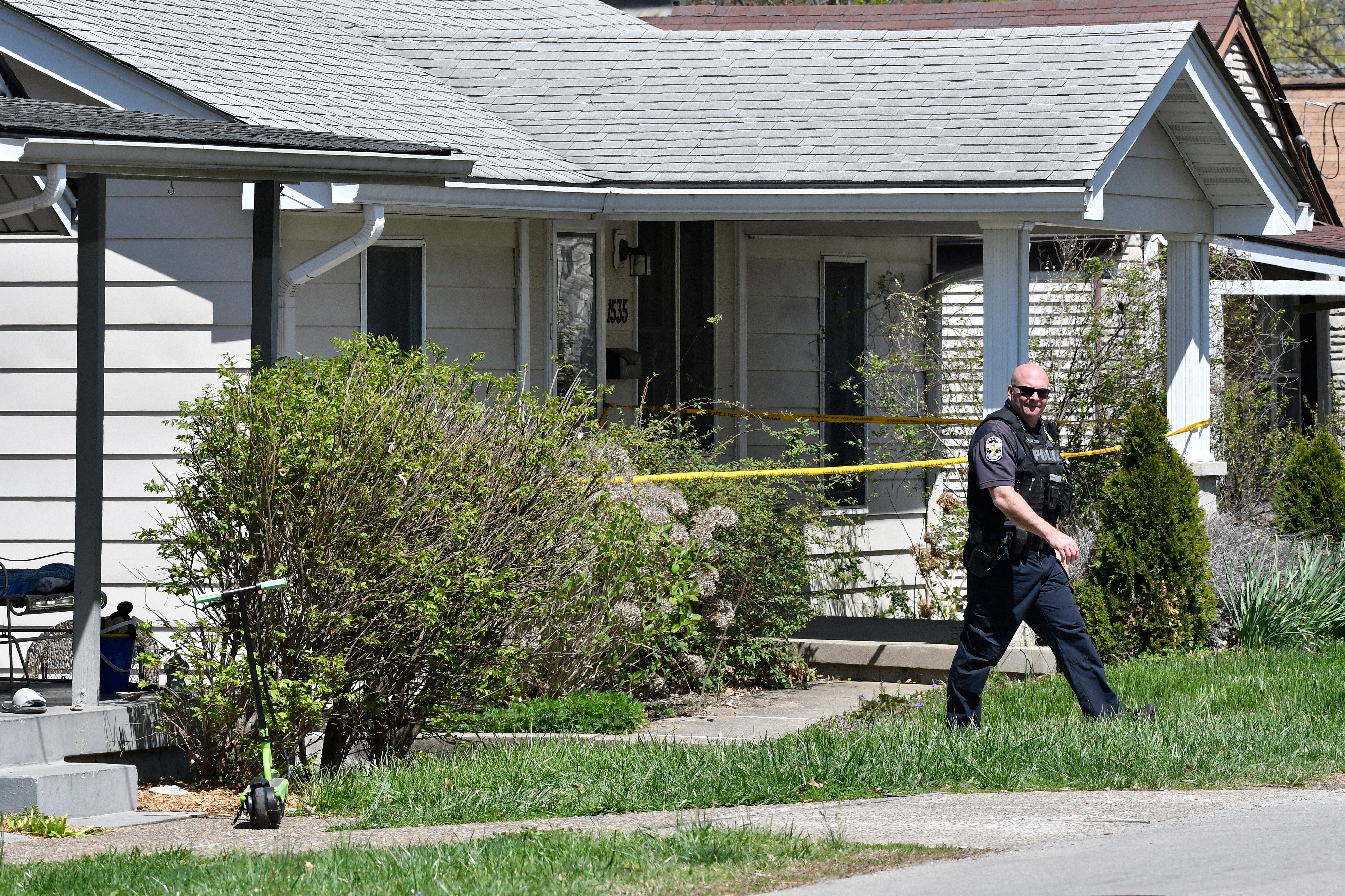 Louisville police execute a search at the suspect’s home