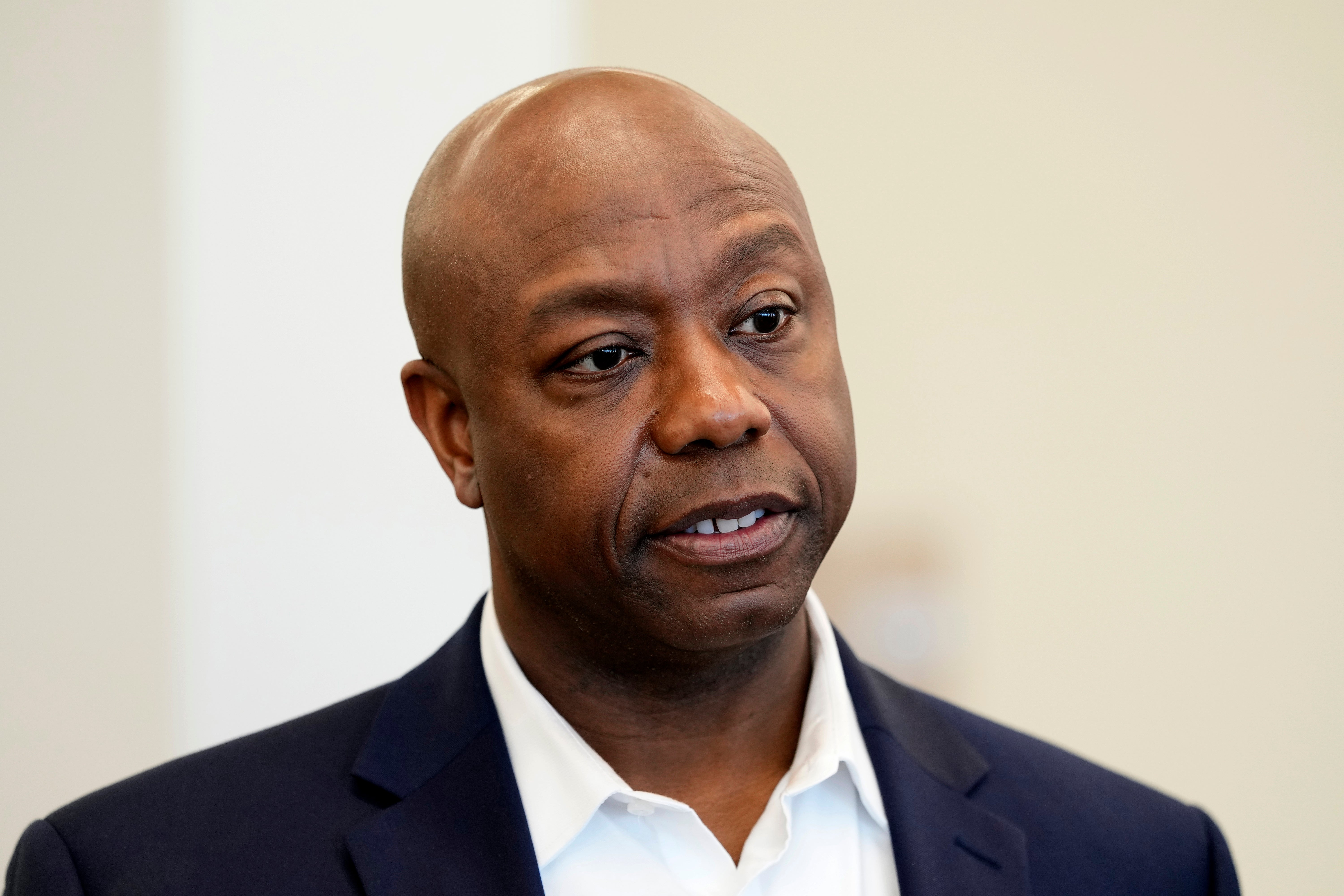 Senator Tim Scott tours the Marion Public Library, Wednesday, 12 April 2023, in Marion, Iowa