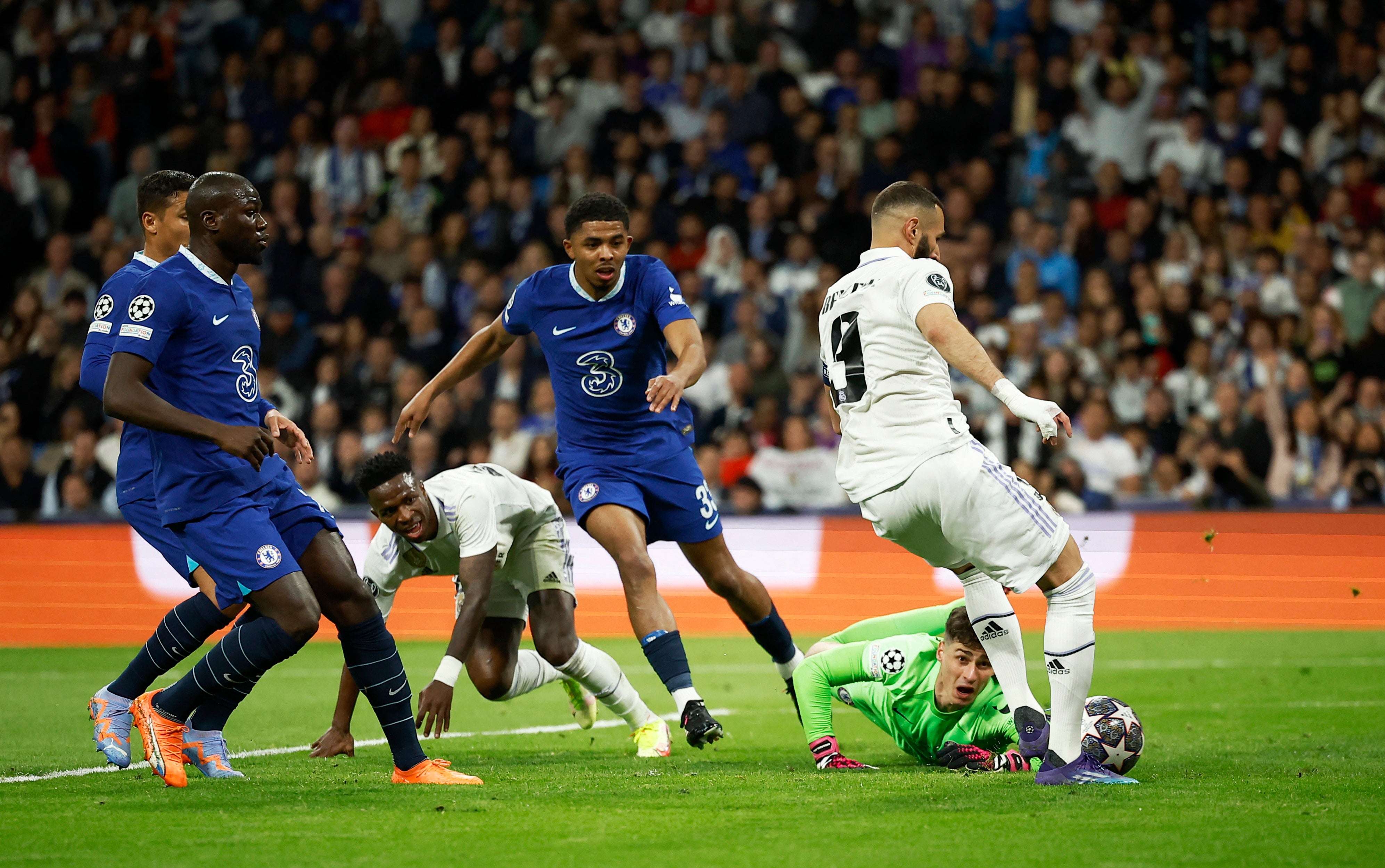 Karim Benzema taps home from close range