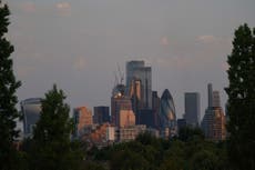 Hot weather arrives in UK as mercury set to rise