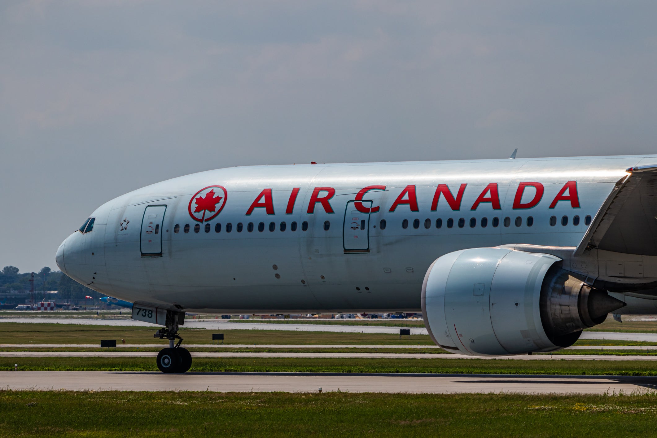 An Air Canada Boeing B777-300 landing in Montreal