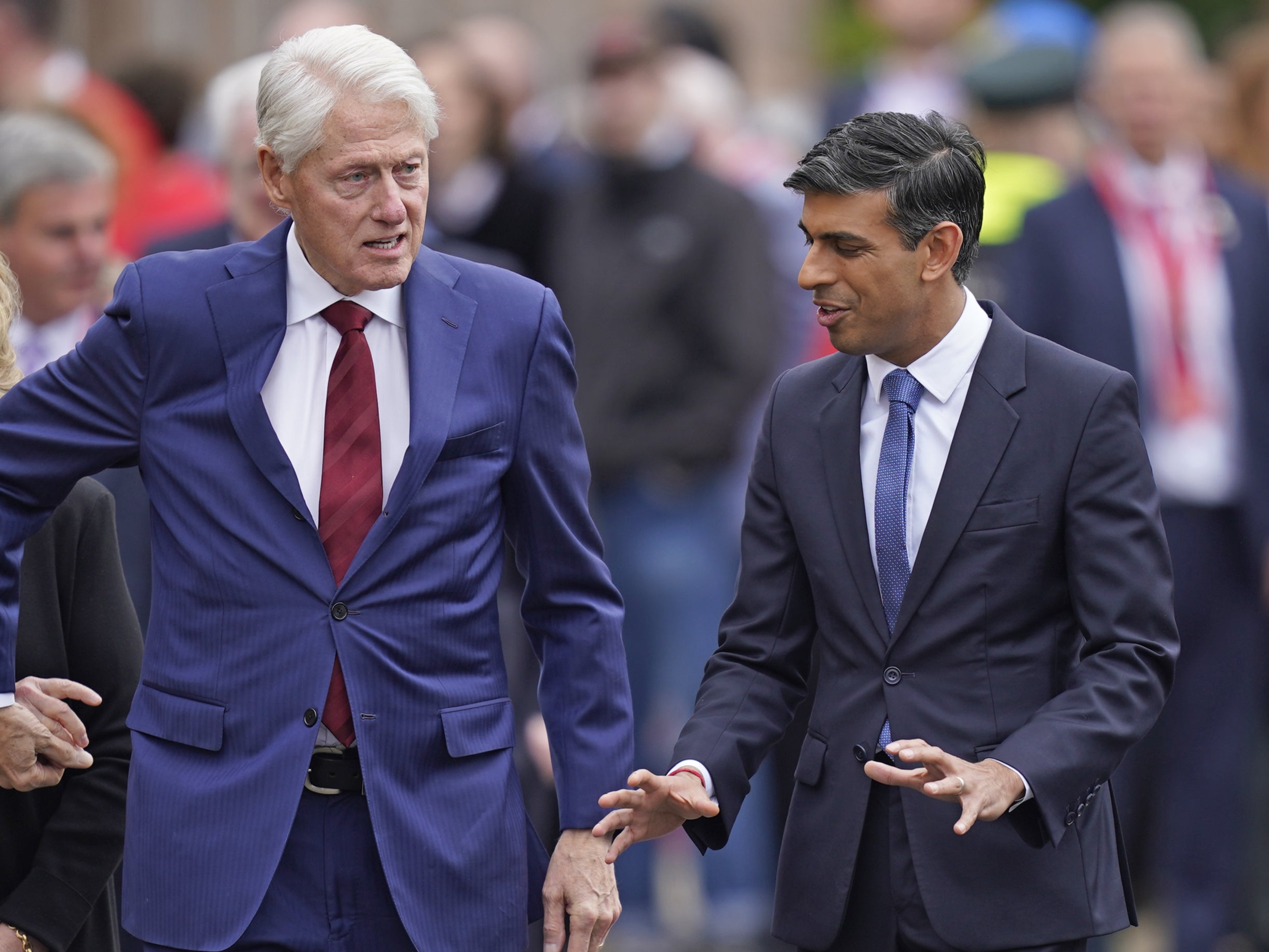 Bill Clinton and Rishi Sunak at Queen's University Belfast