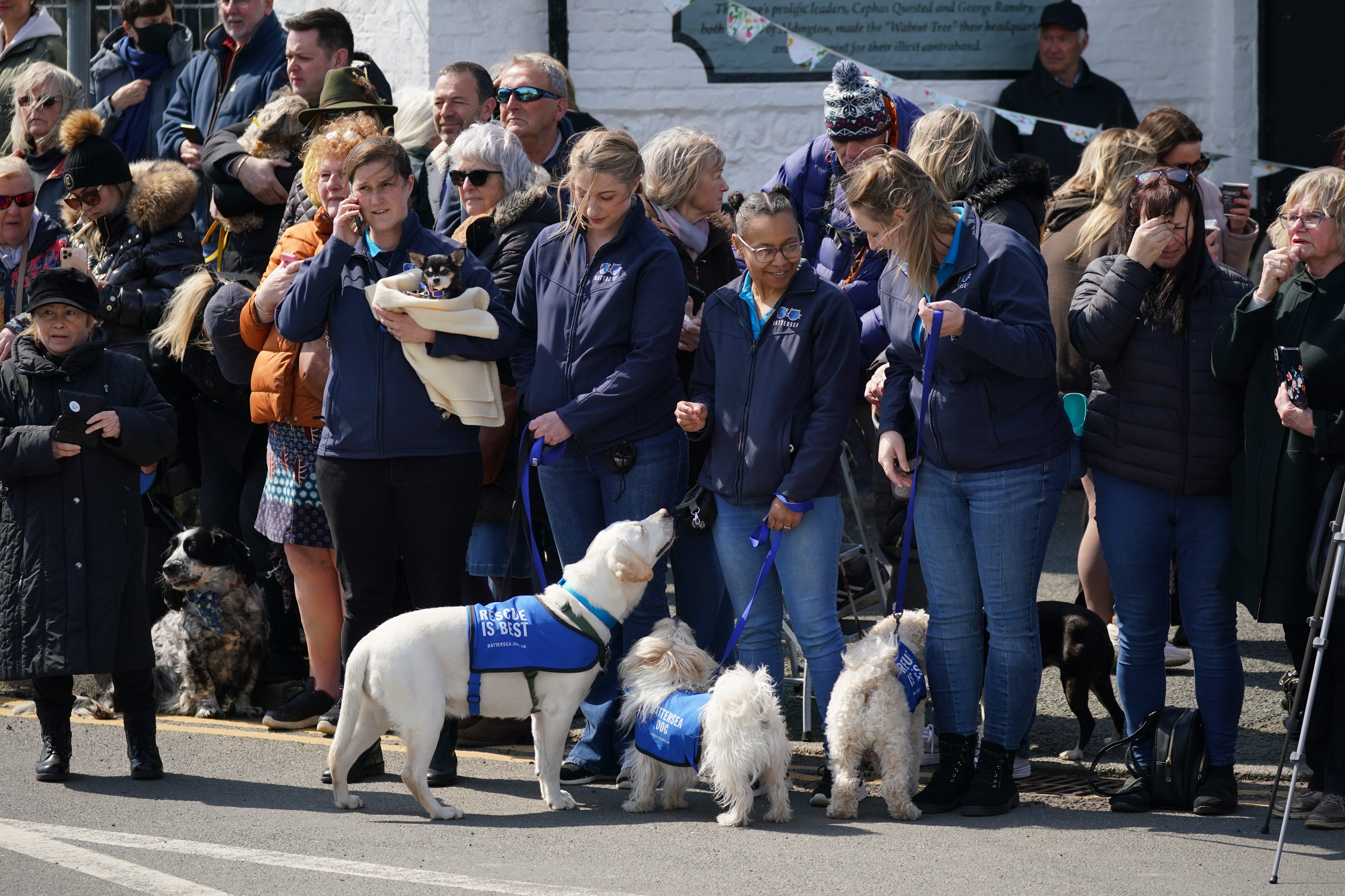 Well-wishers at the Walnut Tree Pub in Aldington, Kent (Yui Mok/PA)