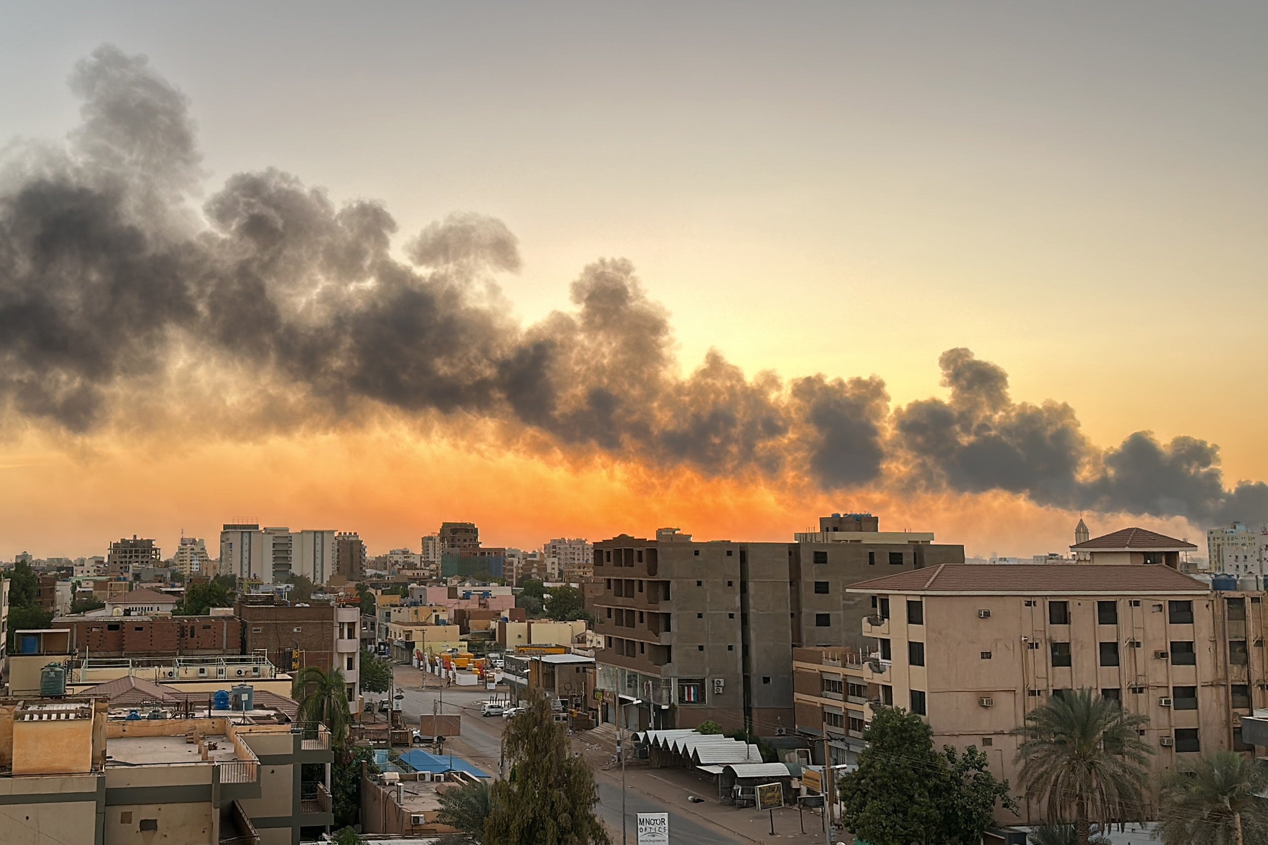 Smoke rises during clashes between the Sudanese Armed Forces and the paramilitary Rapid Support Forces in Khartoum