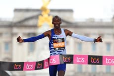 London Marathon 2023 LIVE: Latest updates as Kelvin Kiptum breaks men’s record and Sifan Hassan wins women’s