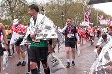 Moment emergency alert test goes off at London Marathon