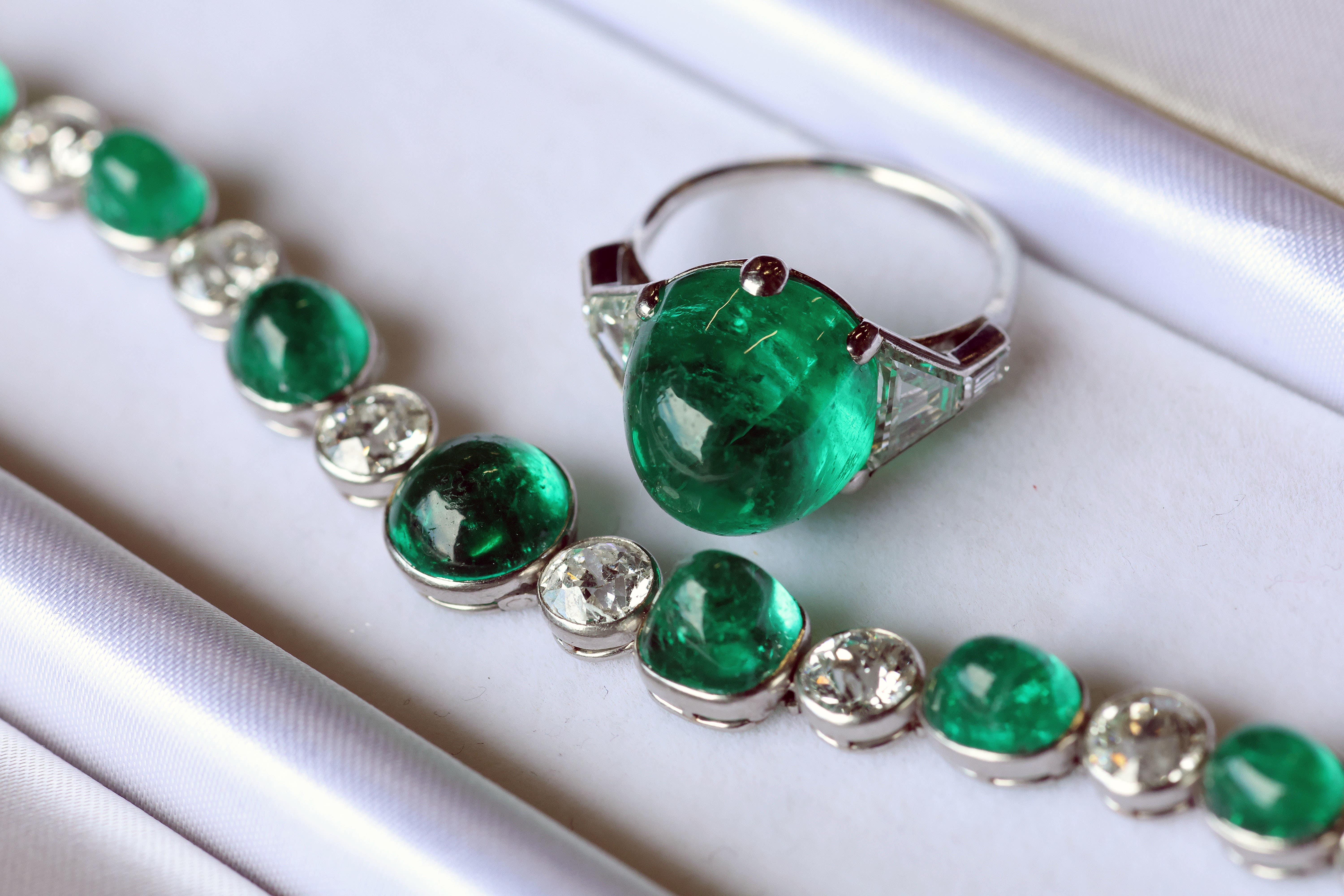 An emerald and diamond bracelet and ring that once belonged to Wallis Simpson, sold for £42,000 at auction last year (PA)