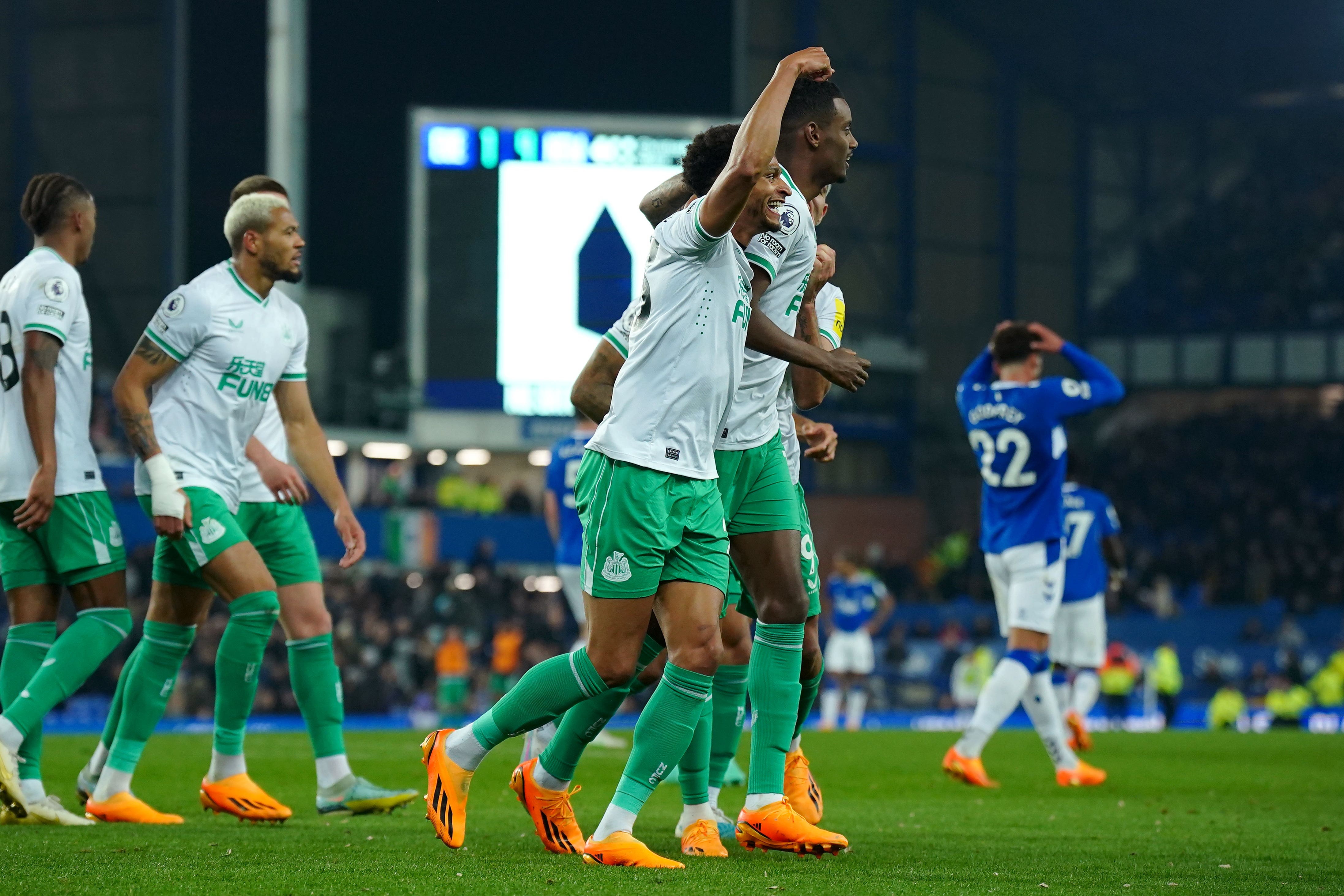 Newcastle’s Jacob Murphy congratulates Alexander Isak after his stunning assist at Everton (Peter Byrne/PA)