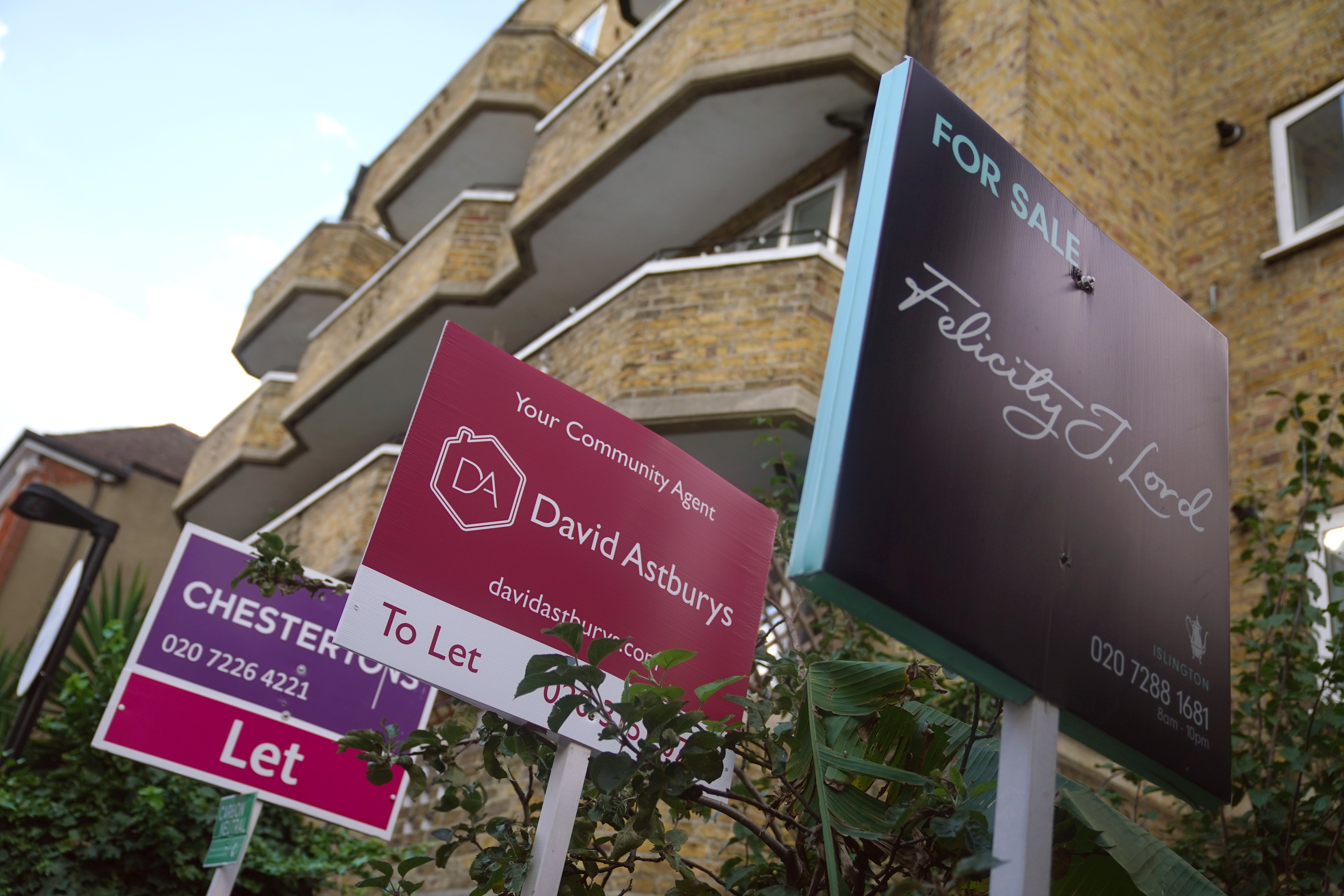 The average rent being asked outside London has reached a new record high of £1,190 per month