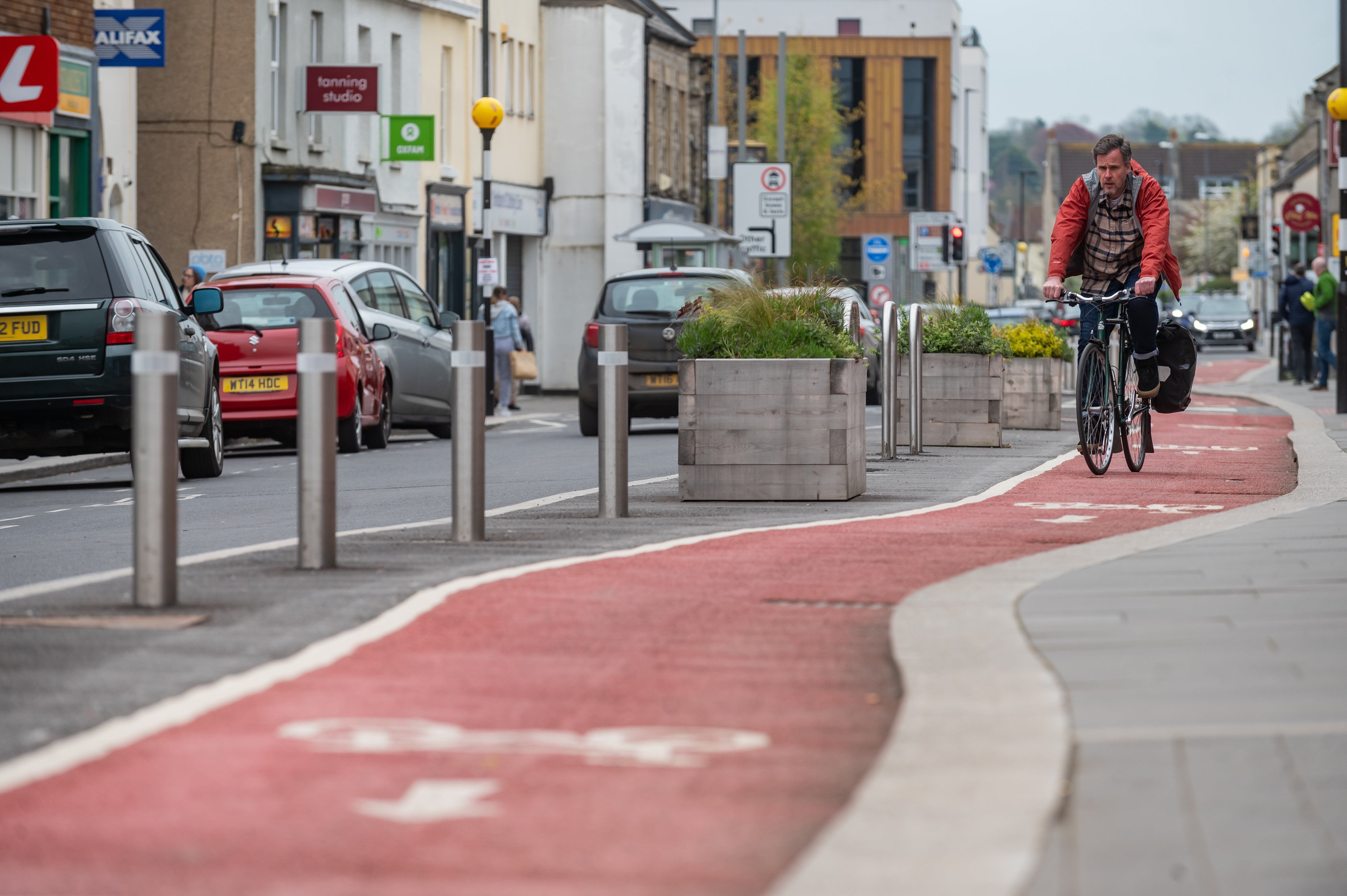 An 'optical illusion' has injured nearly 60 on poorly-designed cycle lane