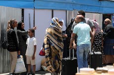 Sudan – live: Final evacuation flight for fleeing Britons leaves as violence resumes