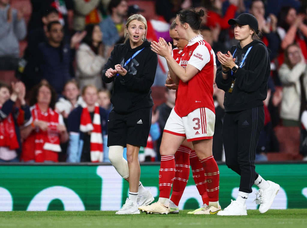 Williamson consoles Wubben-Moy at full time