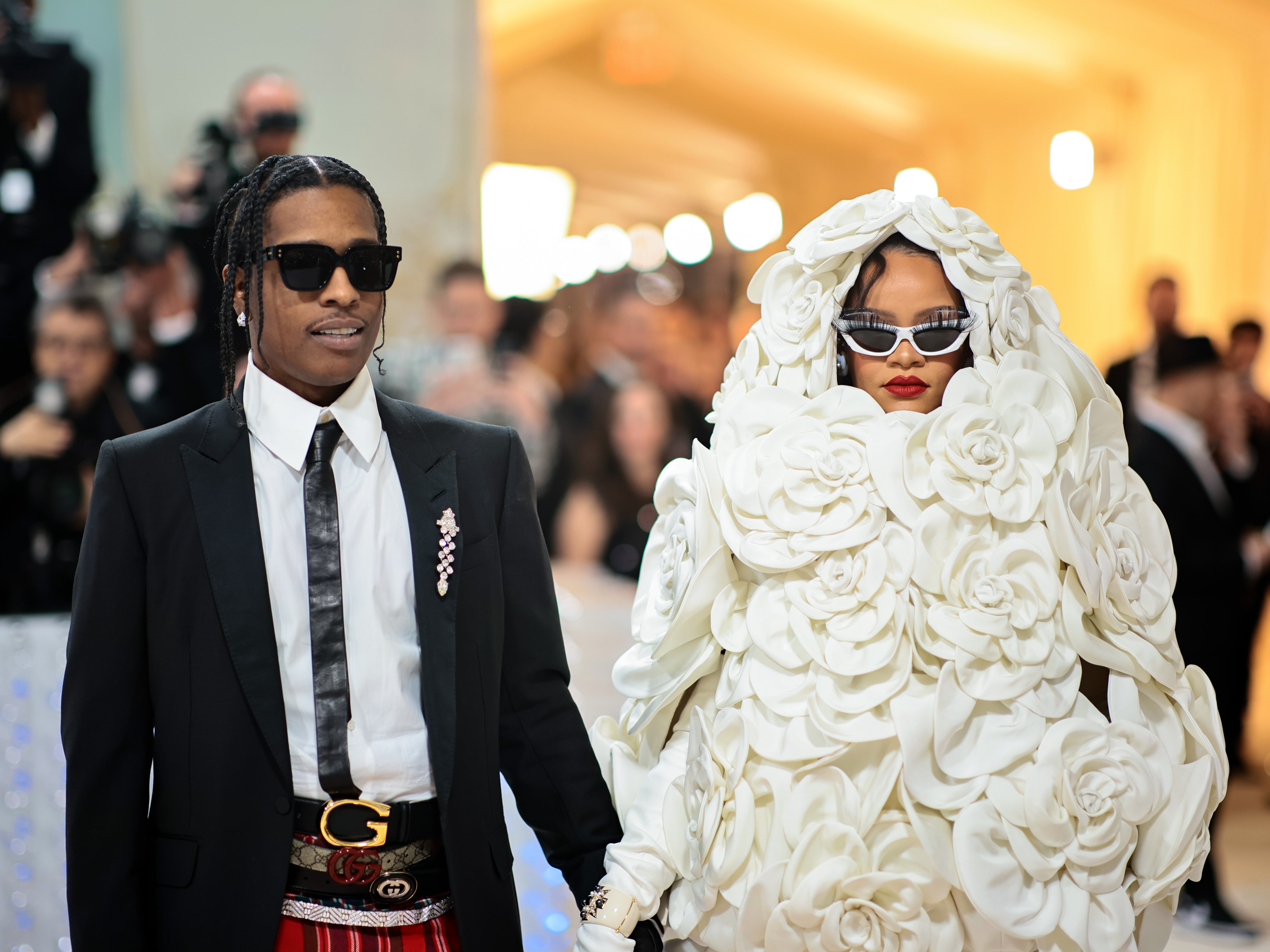 Met Gala 2023 – live: Models protest Karl Lagerfeld theme as red carpet cockroach goes viral