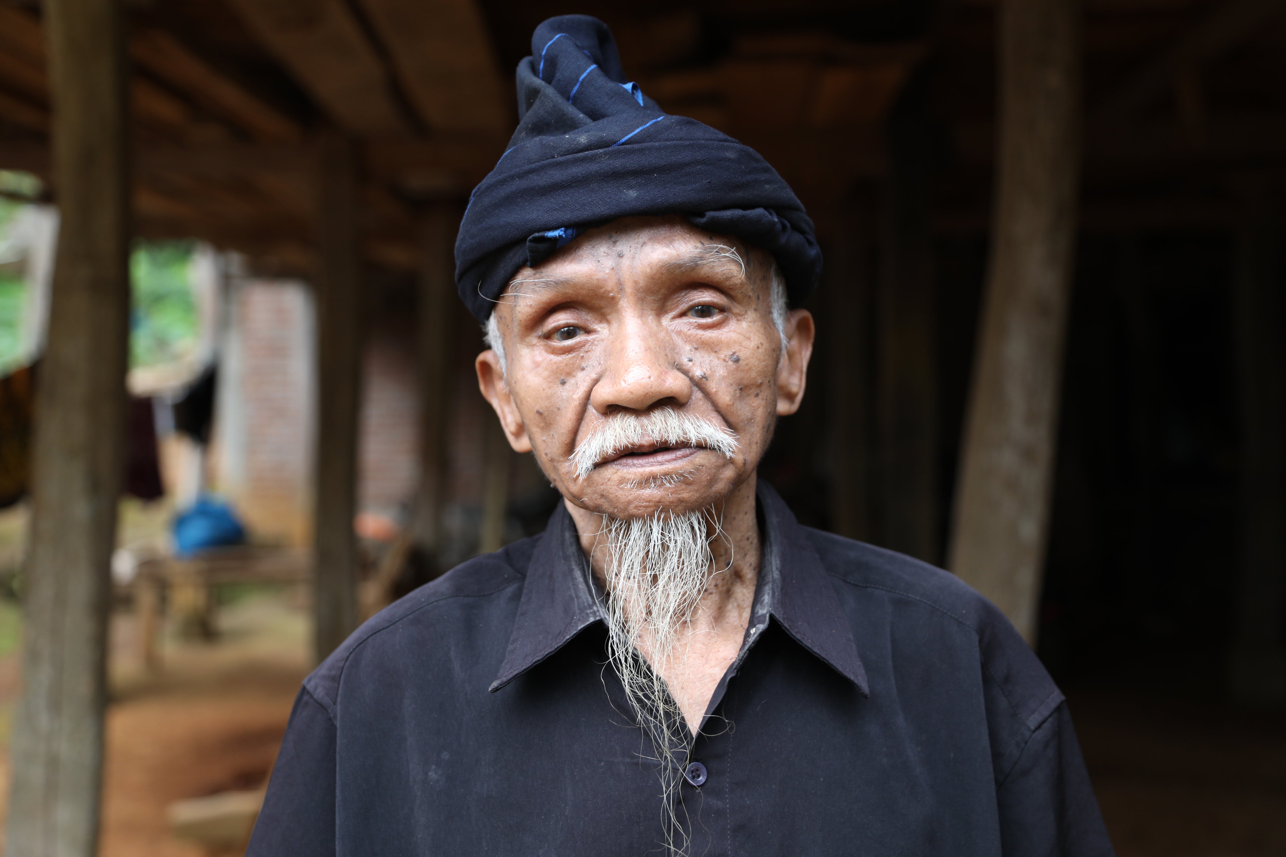 A former Kajang counsellor. It is forbidden to photograph the Ammatoa, the Kajang’s spiritual leader