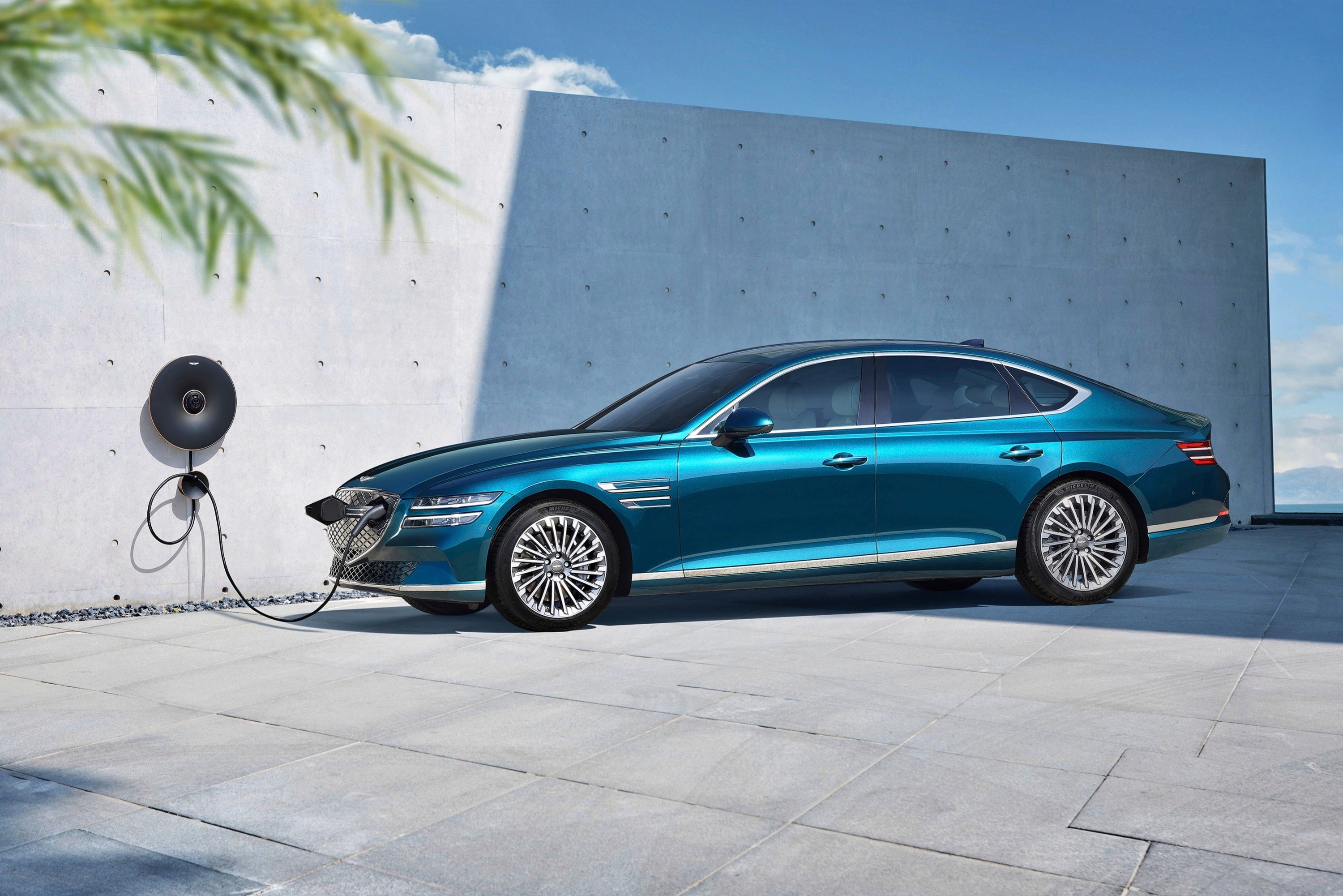 Behind The Wheel BMW i4 vs Genesis G80 Electrified