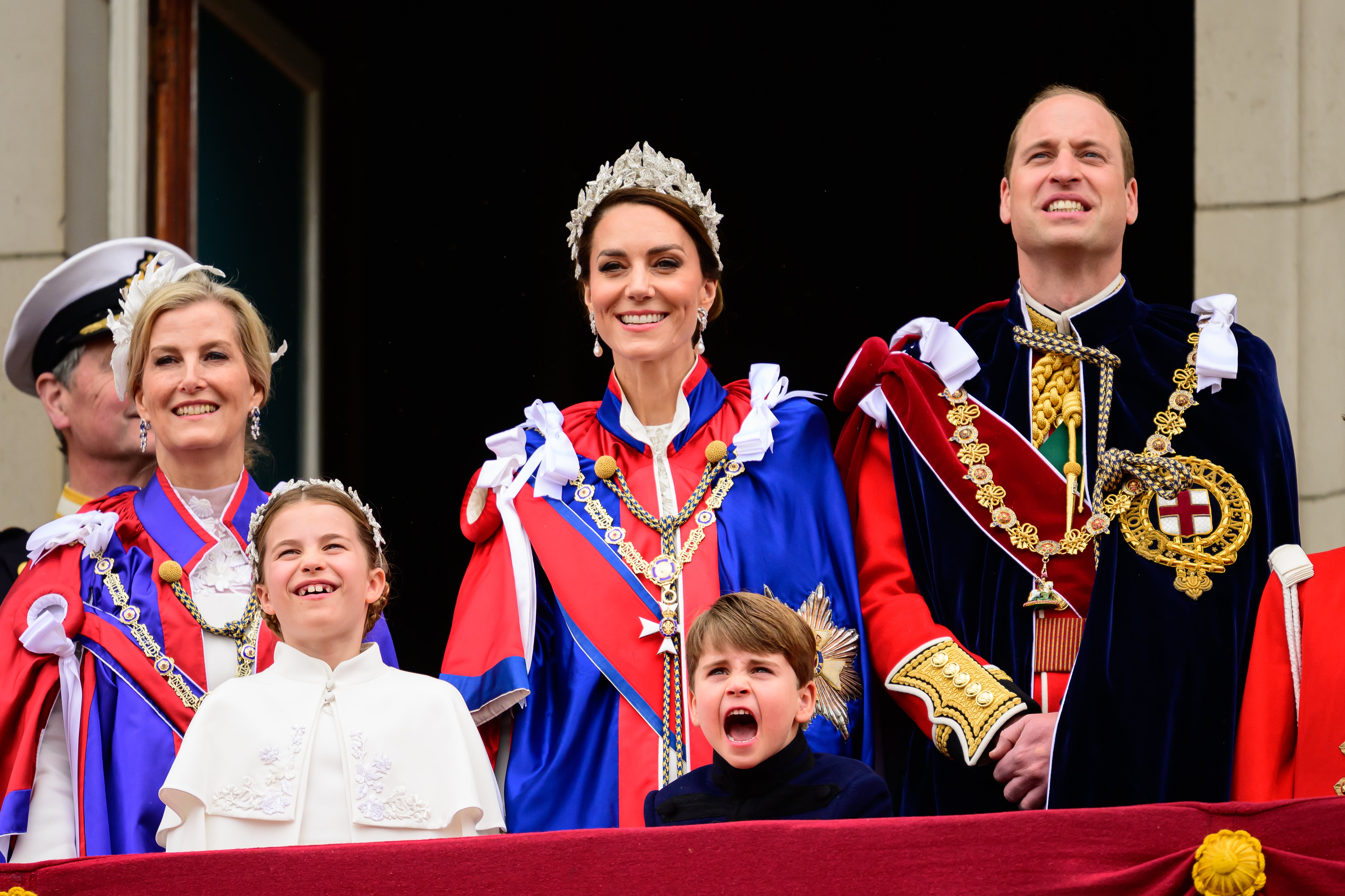 The expressive youngster was also seen chatting excitedly during the balcony moment