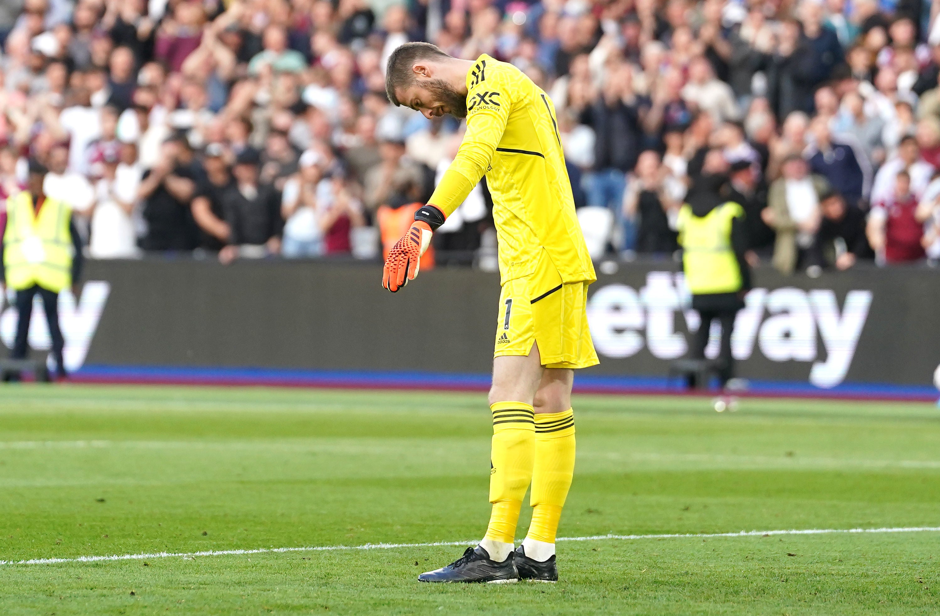 A howler from Man Utd’s David De Gea sent West Ham ahead