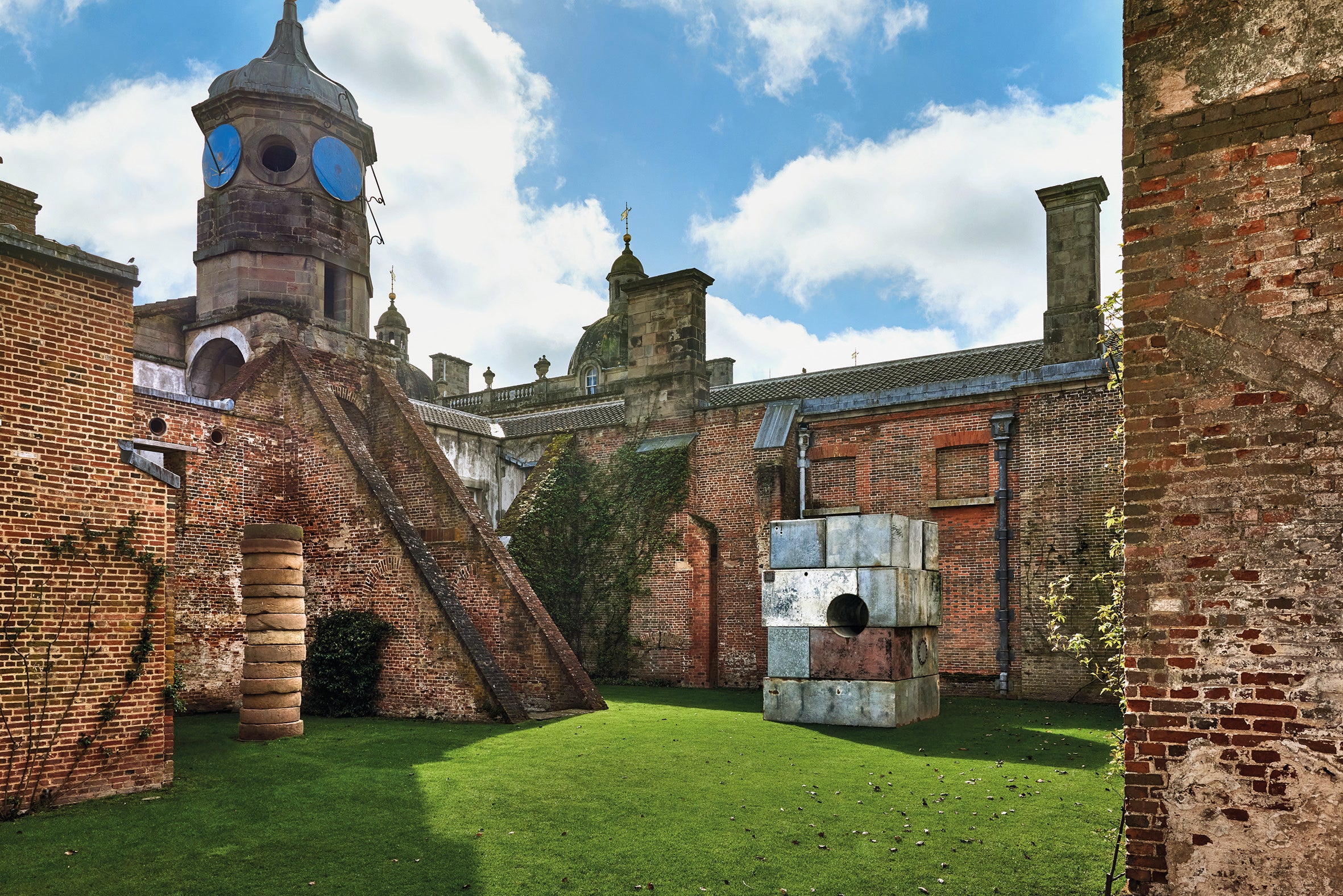 ‘Brown Miller’s Stack’ (2023) in the grounds of Houghton Hall