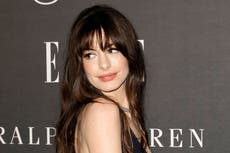 Anne Hathaway defended after ‘rude’ red carpet interview goes viral