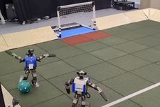AI robots figure out how to play football in shambolic footage