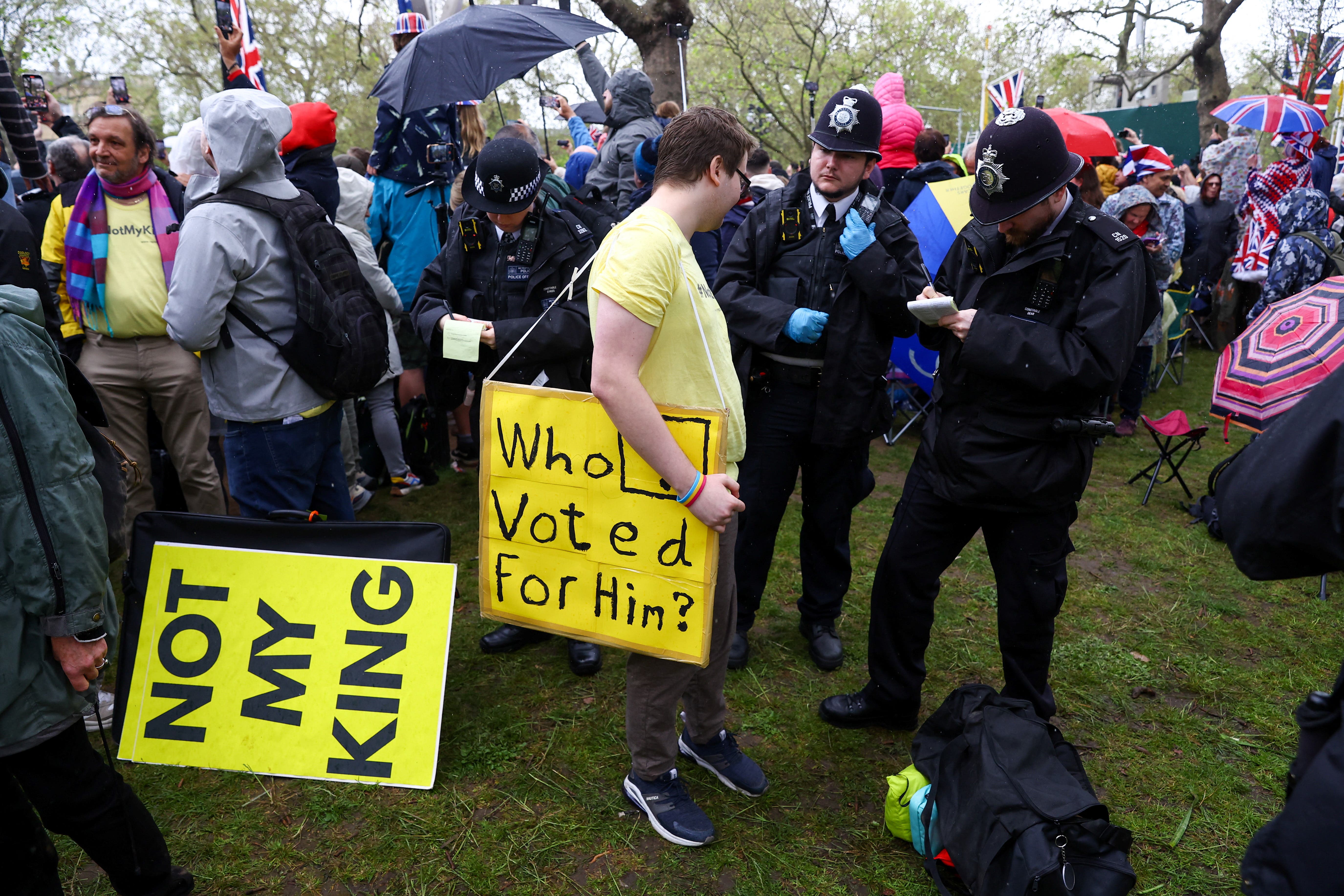 Met Police arrest anti-monarchy demonstrators (Paul Childs/PA)