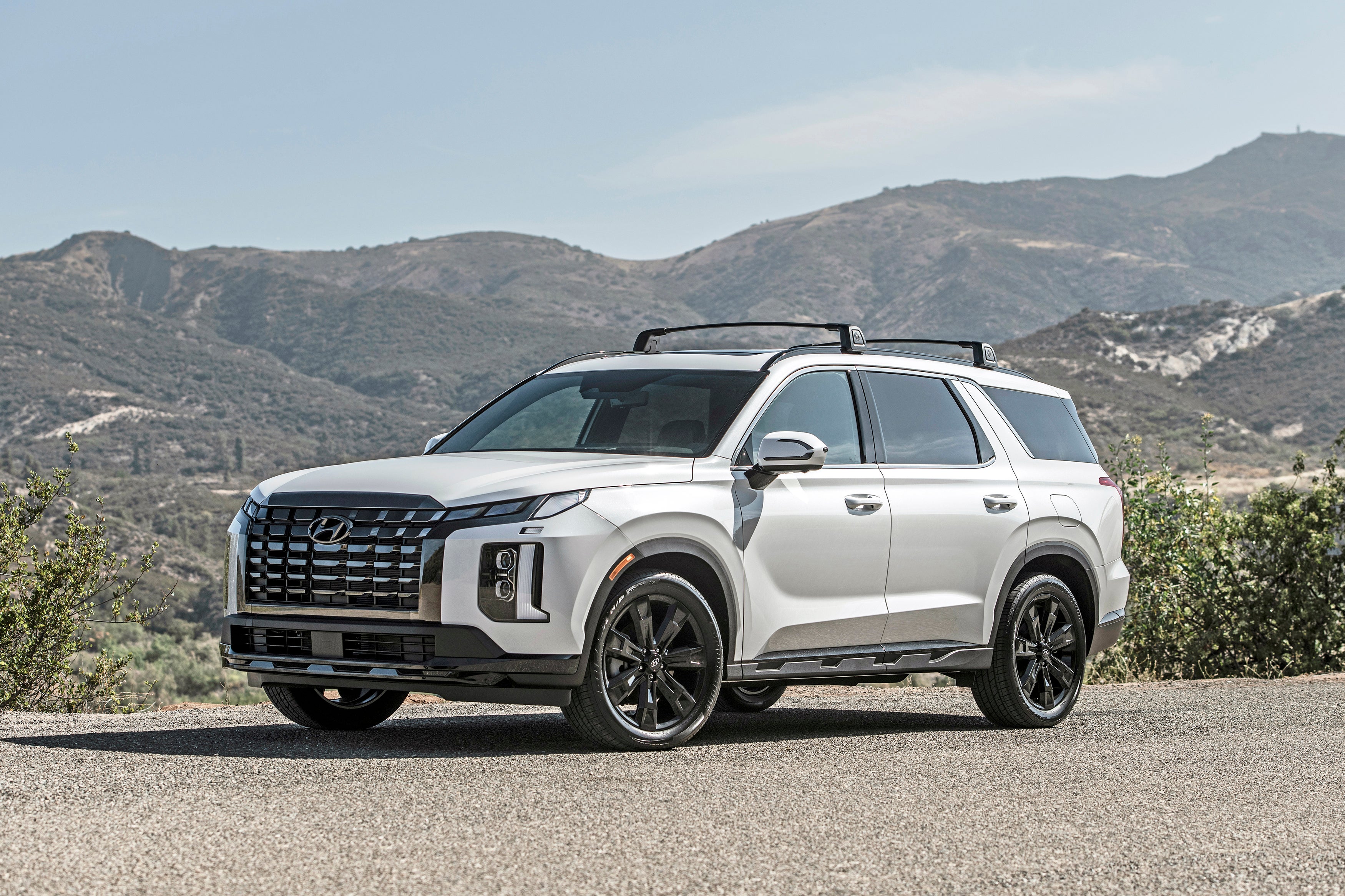 Behind The Wheel Honda Pilot vs Hyundai Palisade