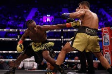 KSI knocks out Joe Fournier with controversial elbow
