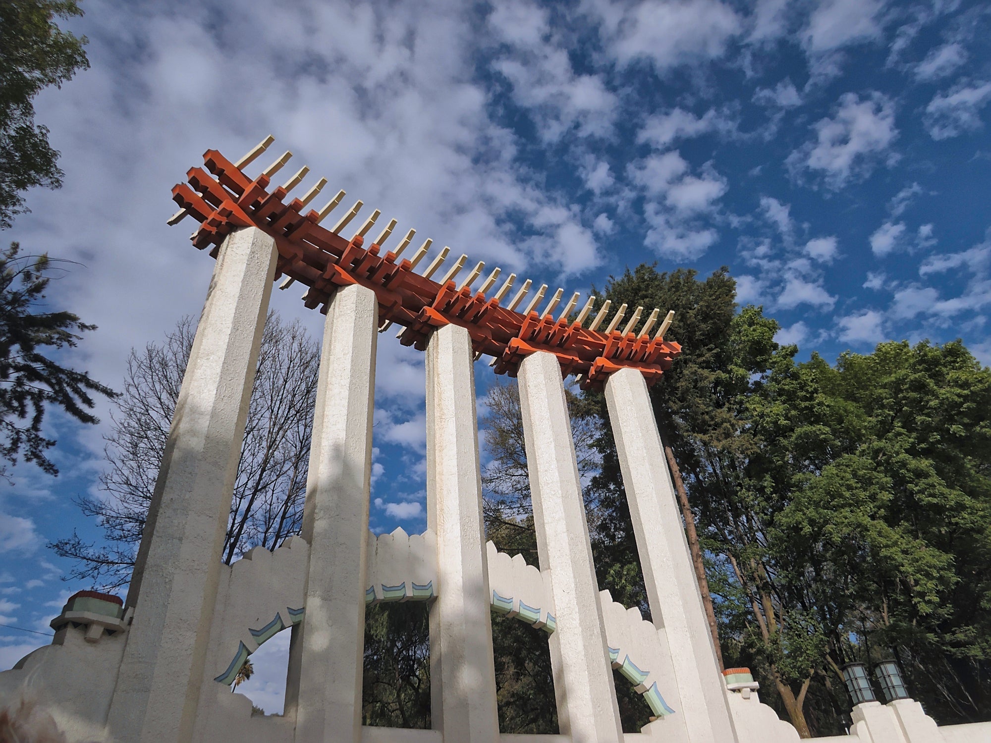 The Foro Lindbergh can be found inside Parque Mexico, which is among the larger green areas of the city