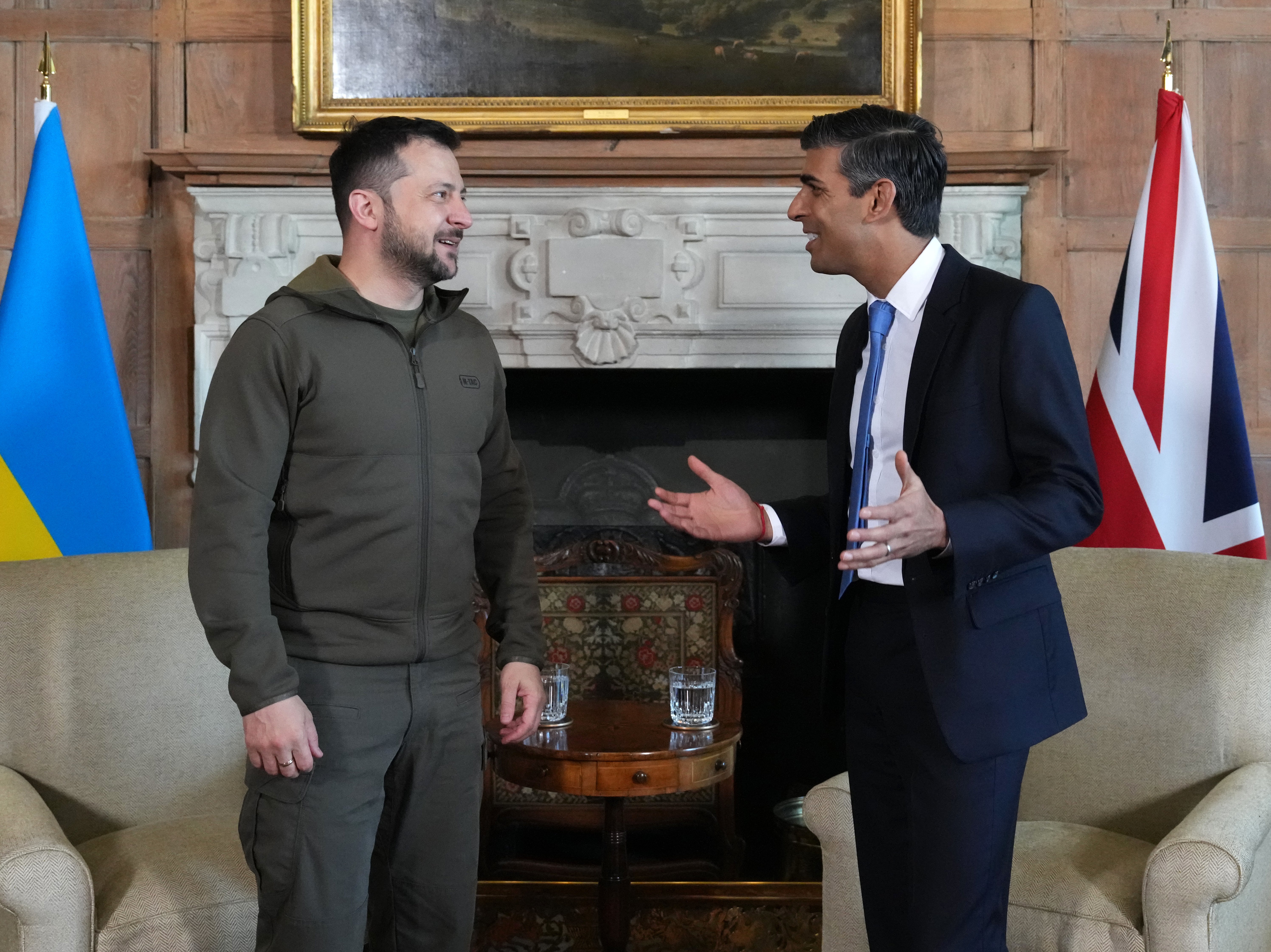 Rishi Sunak speaks with Volodymyr Zelensky at Chequers