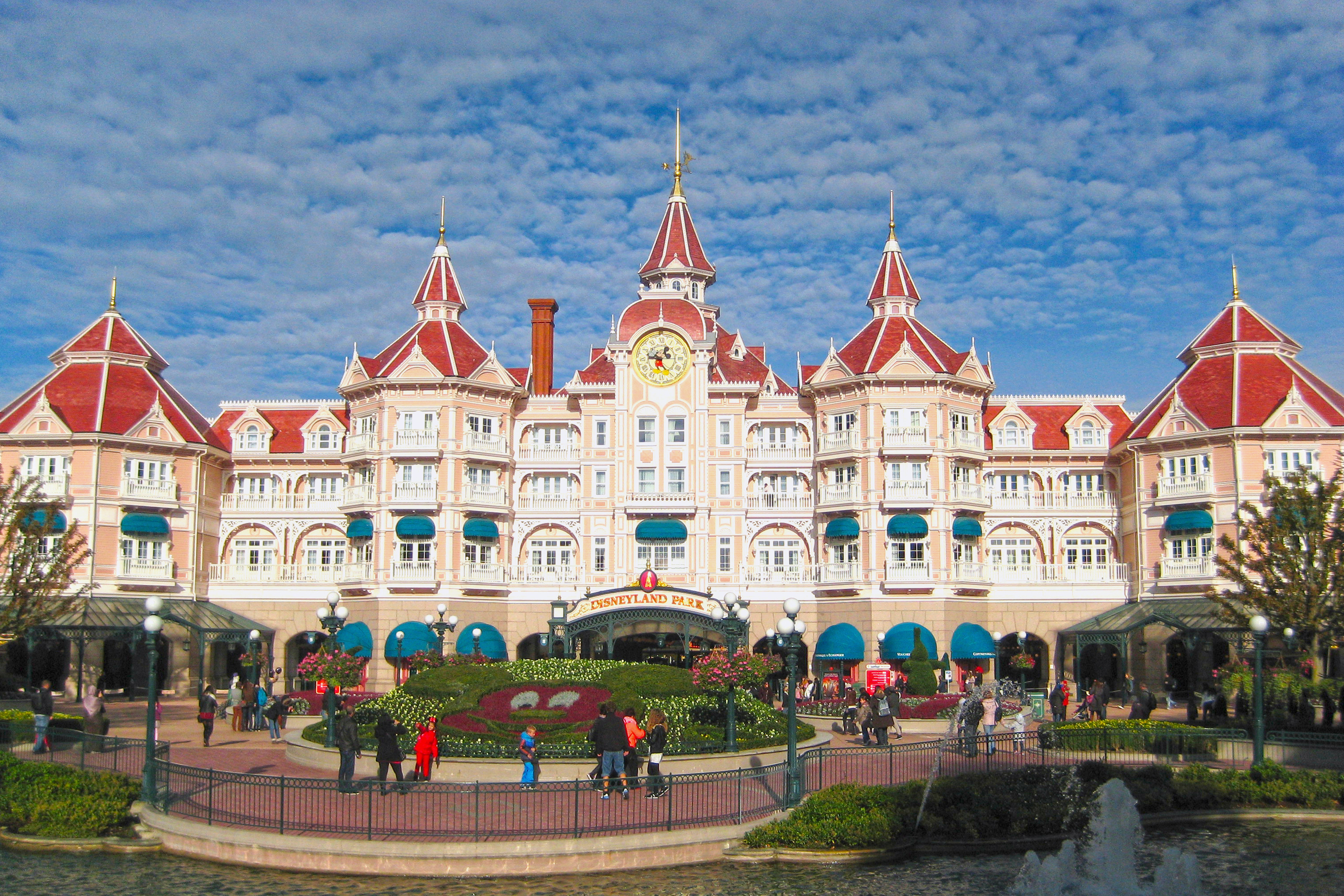 Let imaginations run wild at the Disneyland Park in Paris