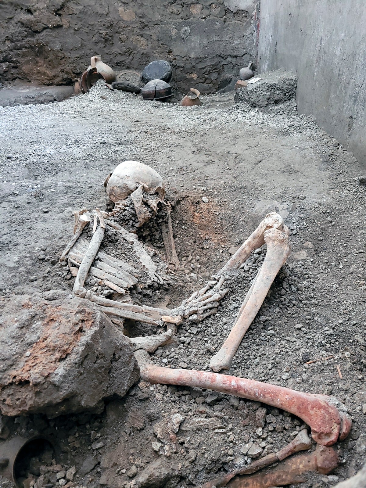 Italy Pompeii Skeletons