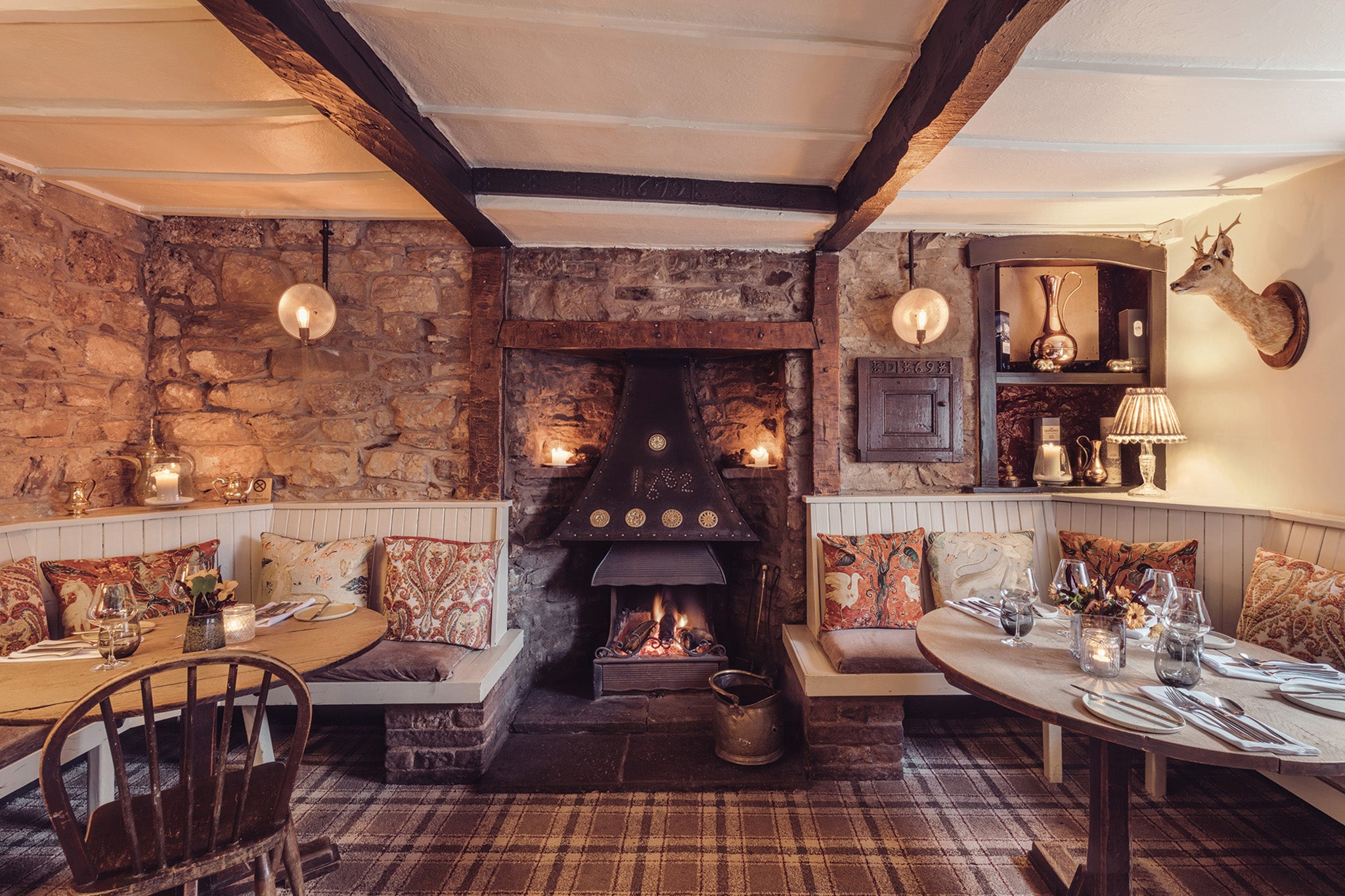 This handsome 17th-century pub offers delicious dishes