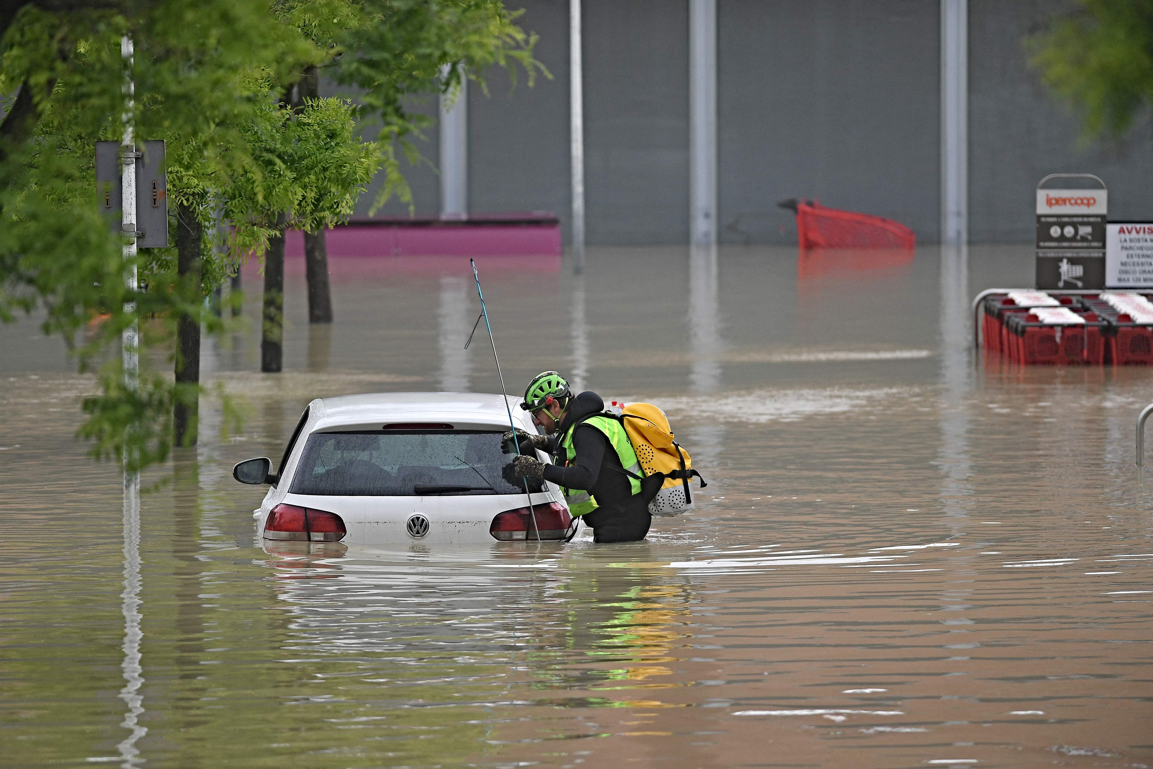 Heavy rains have caused major floodings in central Italy