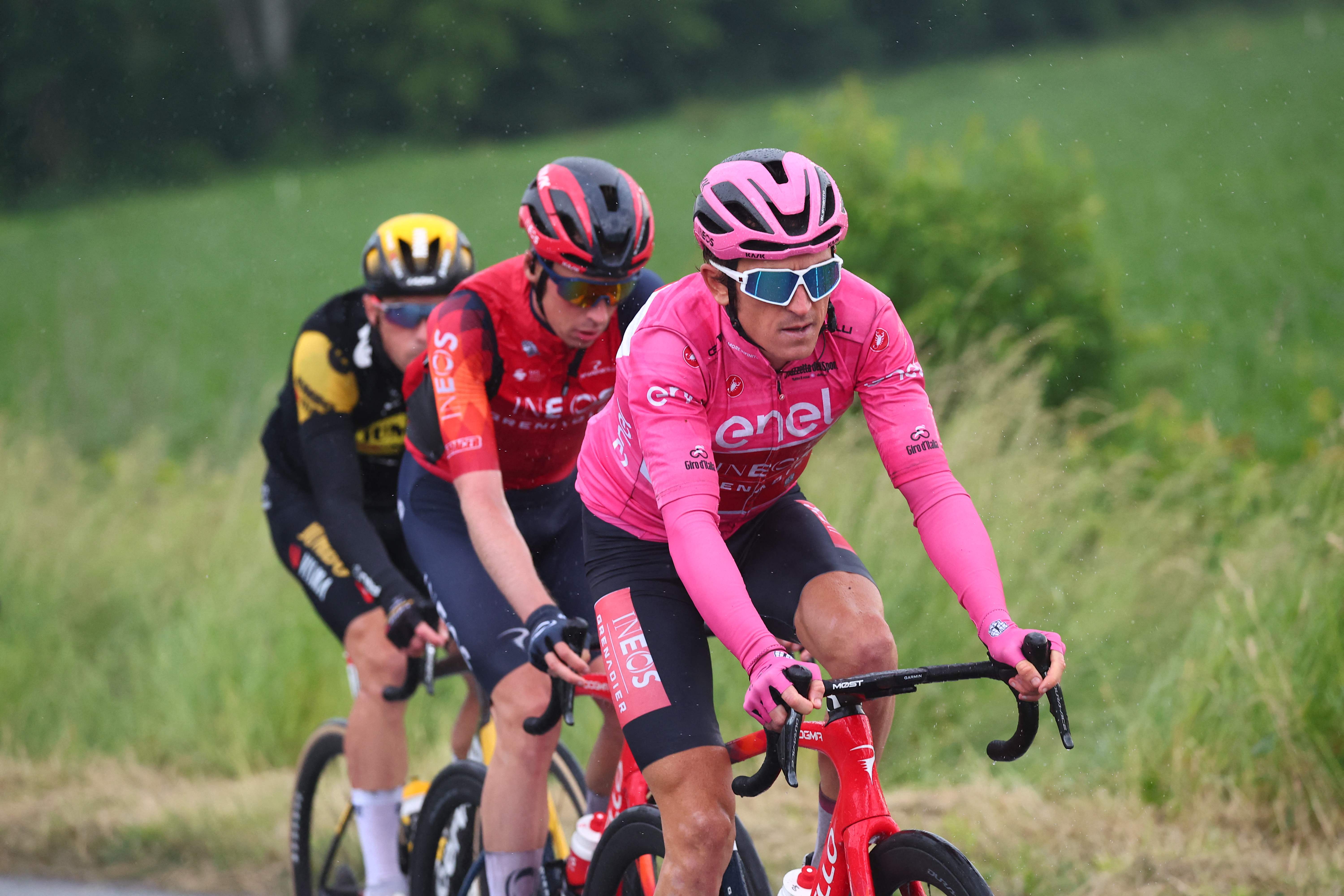 Geraint Thomas retained the overall lead on a drama-free day at the Giro